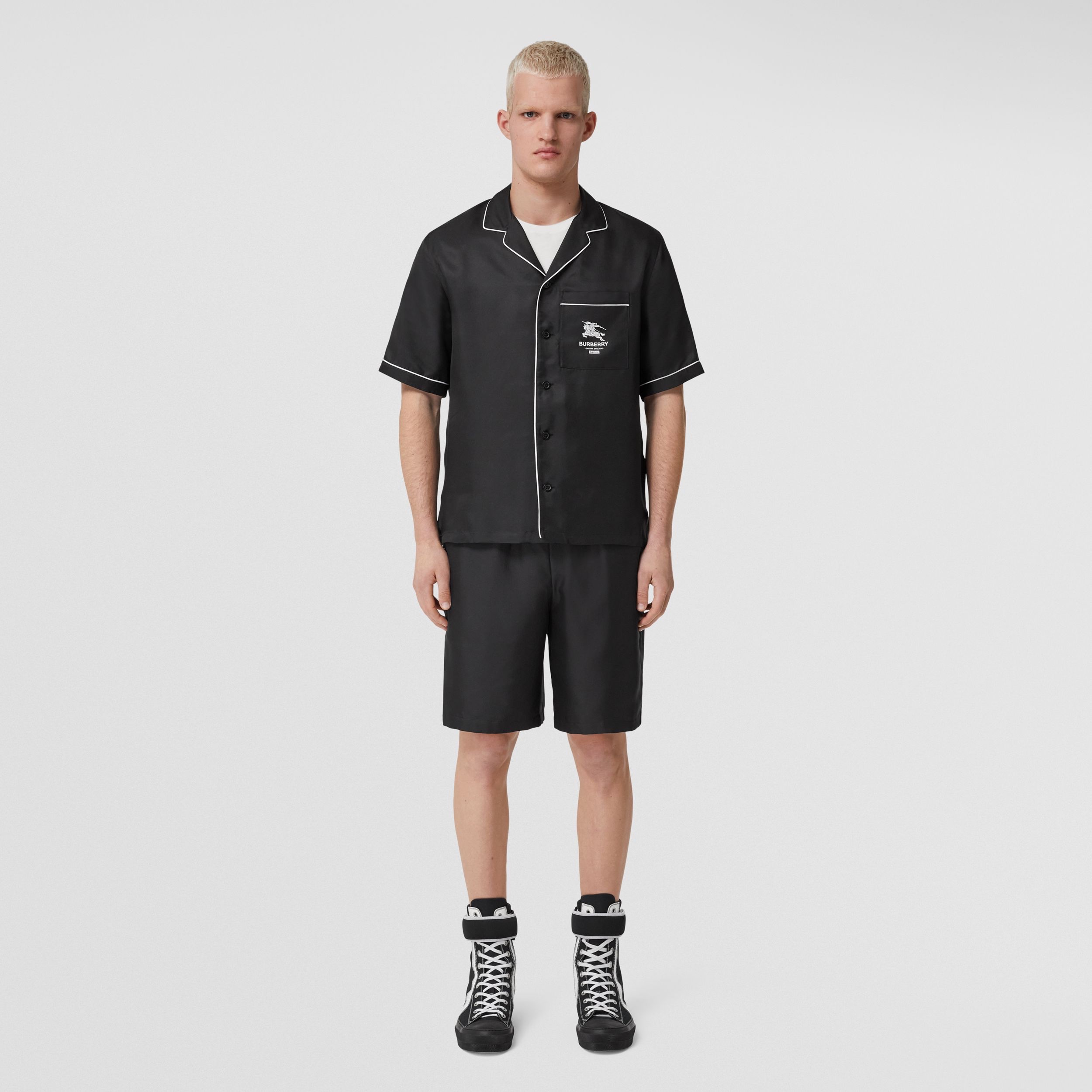 Supreme x Burberry Silk Pajama Shorts Black - 22SS, Supreme x Burberry Silk S/S Pajama Shirt Black - 22SS 착용 스타일 - 3