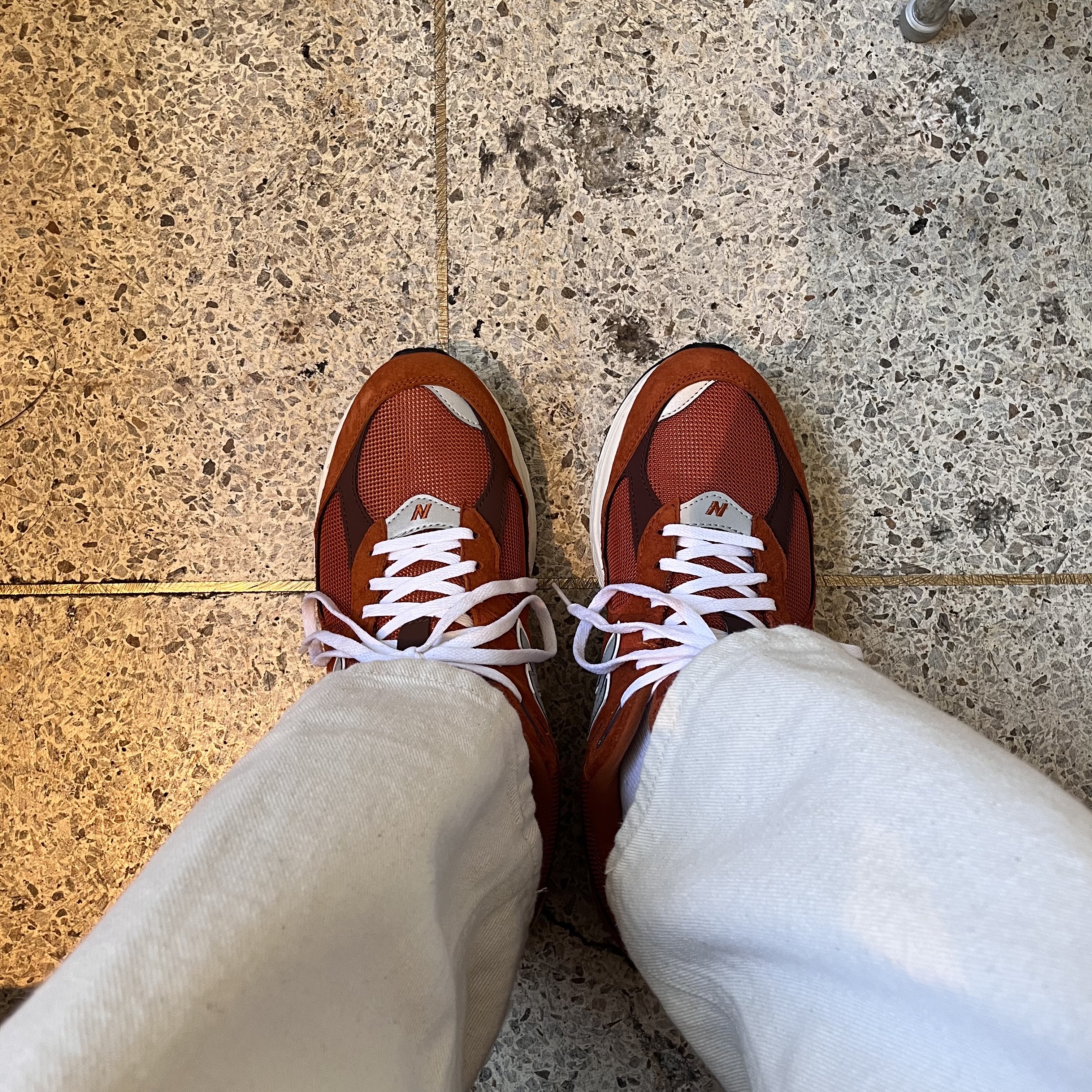 New Balance 2002R Rust Oxide 착용 스타일