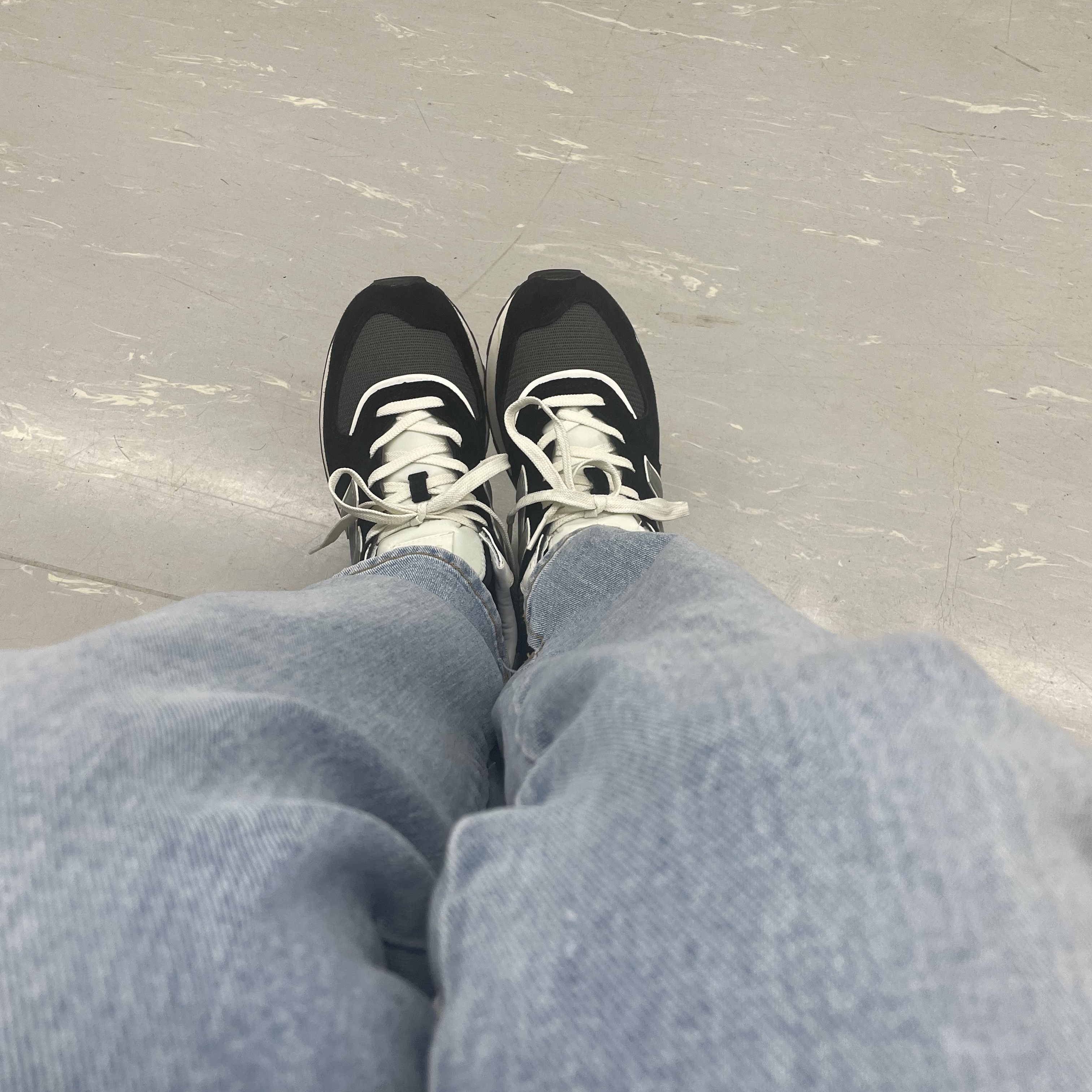 New Balance 574 Legacy Black 착용 스타일