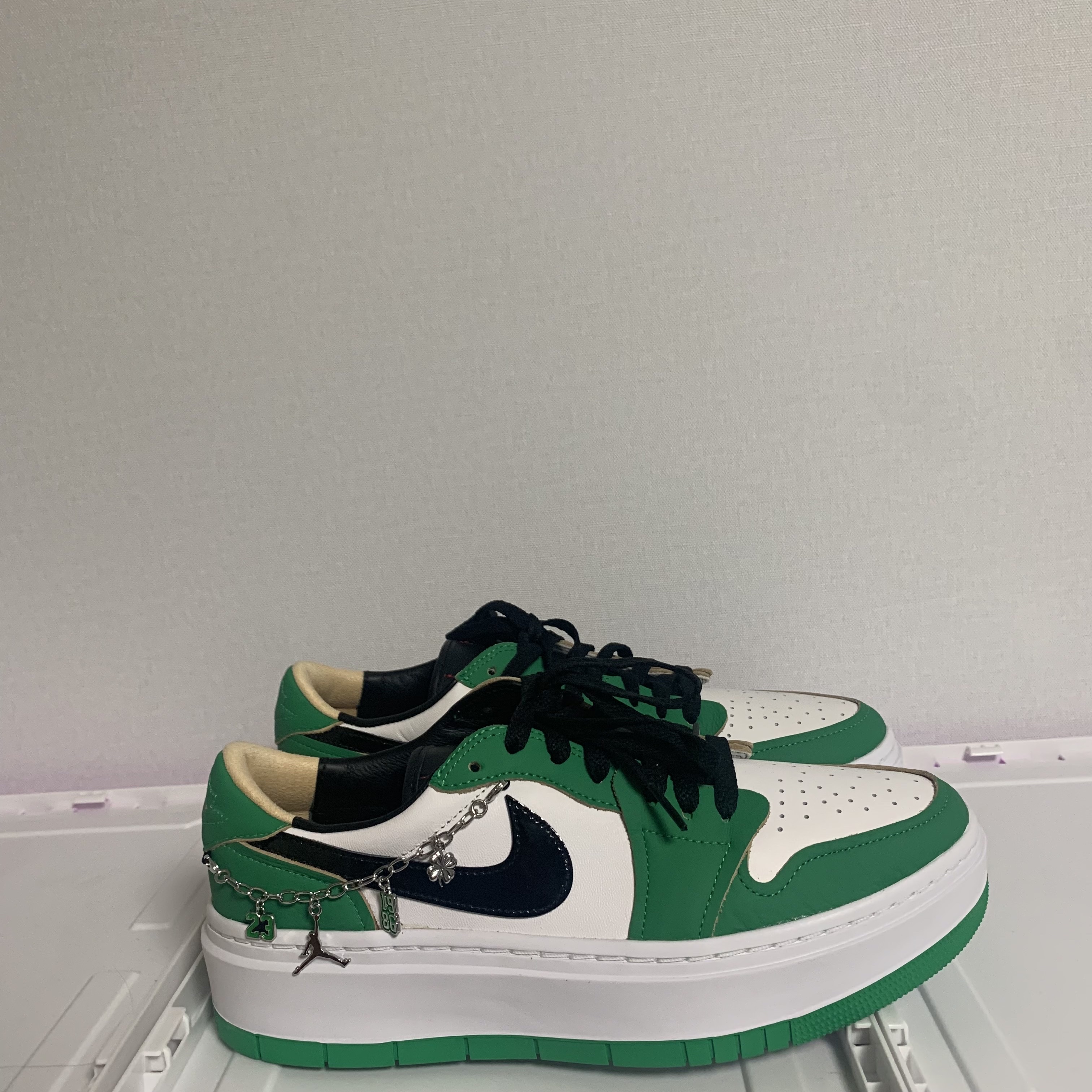 (W) Jordan 1 Elevate Low SE Lucky Green 착용 스타일 - 2