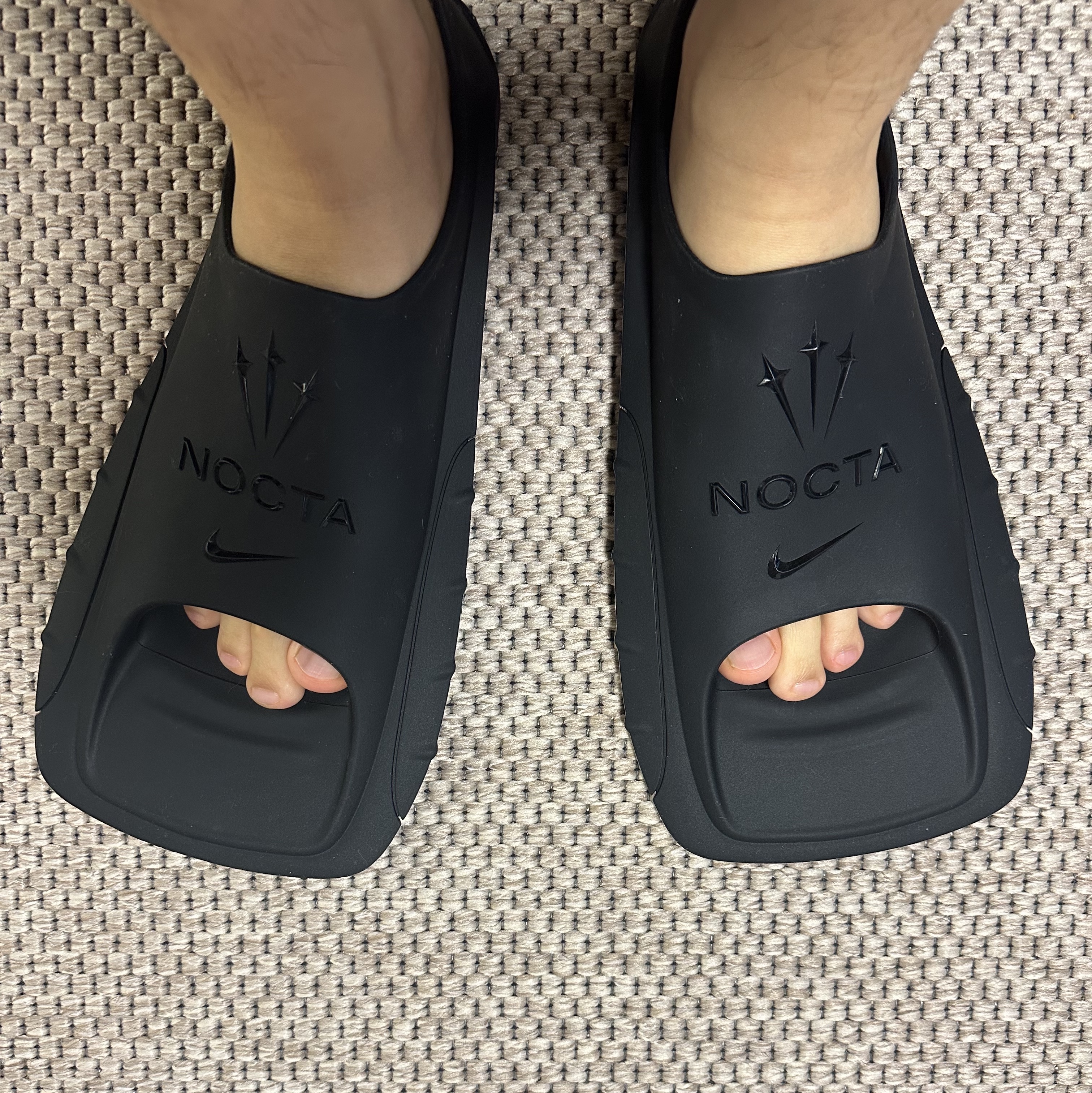 Nike x Drake Nocta Swim Fins Black 착용 스타일