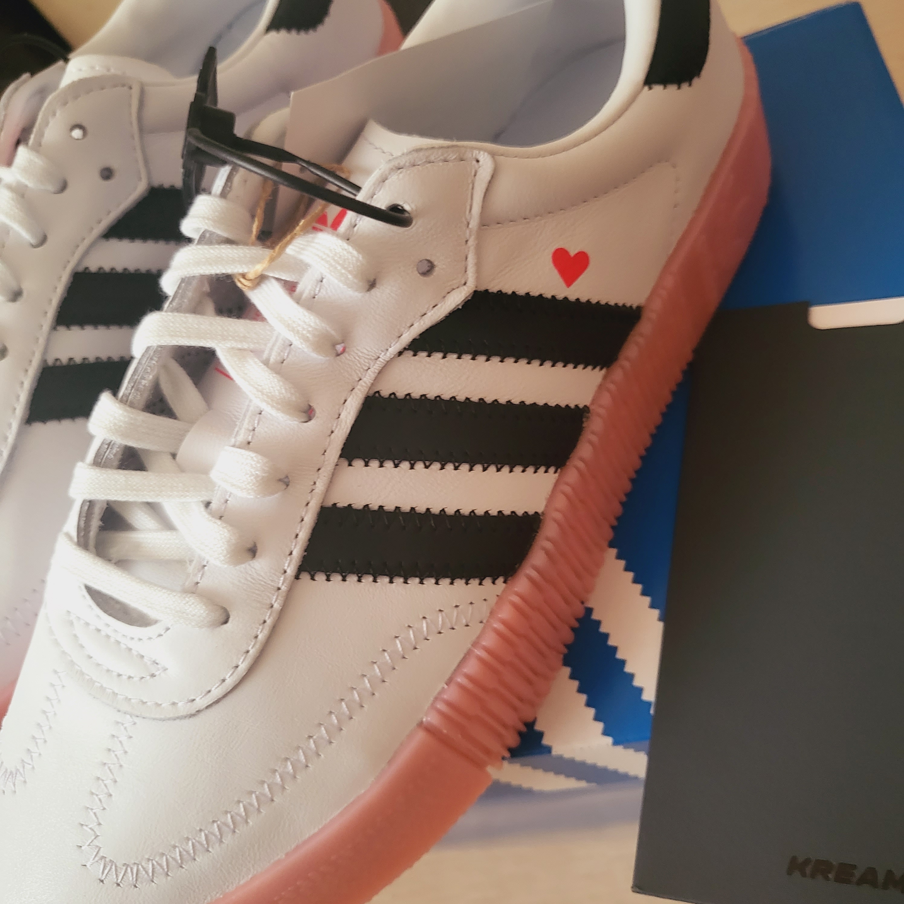 (W) Adidas Sambarose White Pink 착용 스타일 - 2