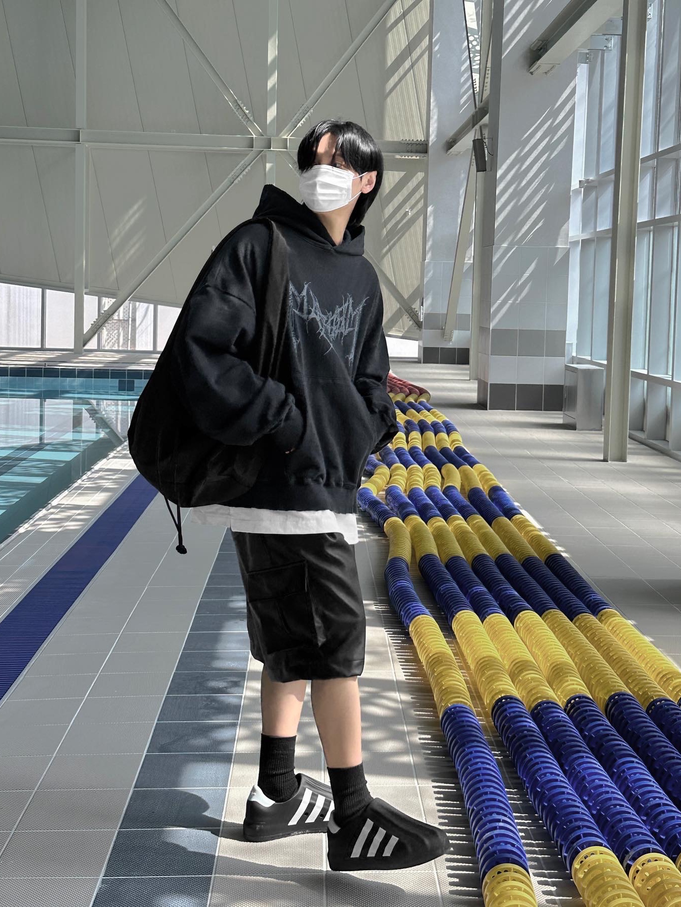 Adidas Adifom Superstar Core Black Cloud White 착용 스타일 - 1