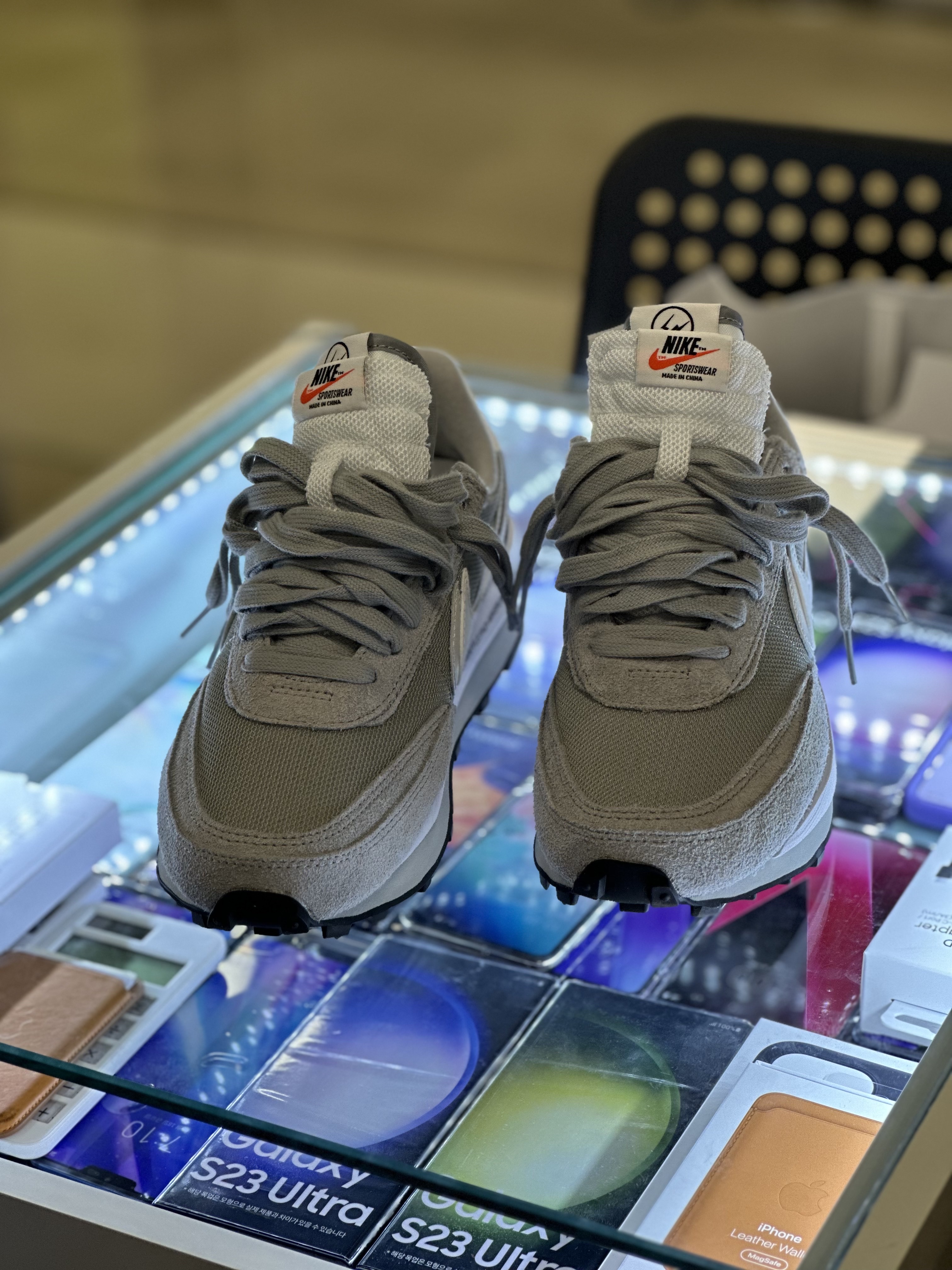 Nike x Sacai x Fragment LDWaffle Light Smoke Grey 착용 스타일 - 1