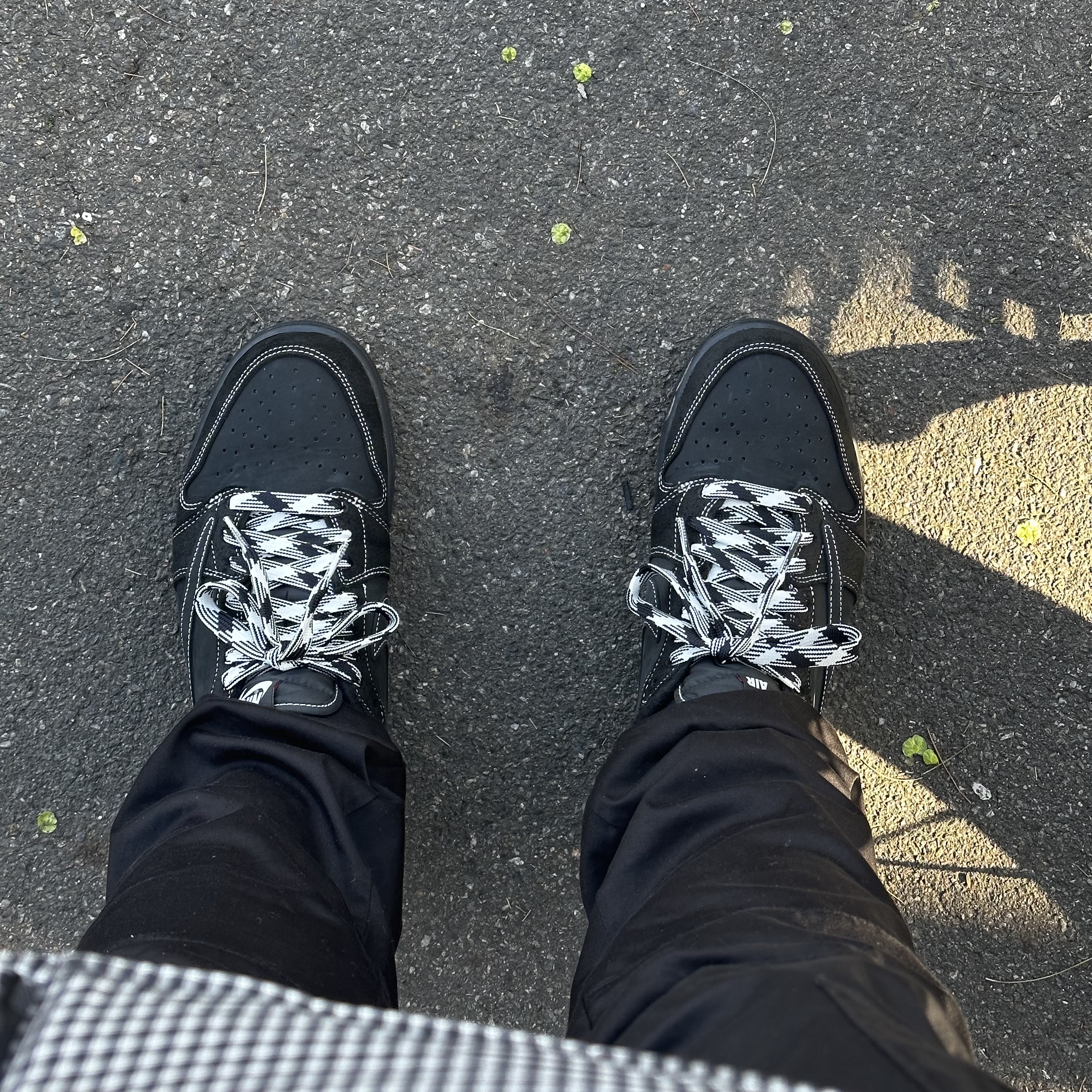 Jordan 1 x Travis Scott Retro Low OG SP Black Phantom 착용 스타일