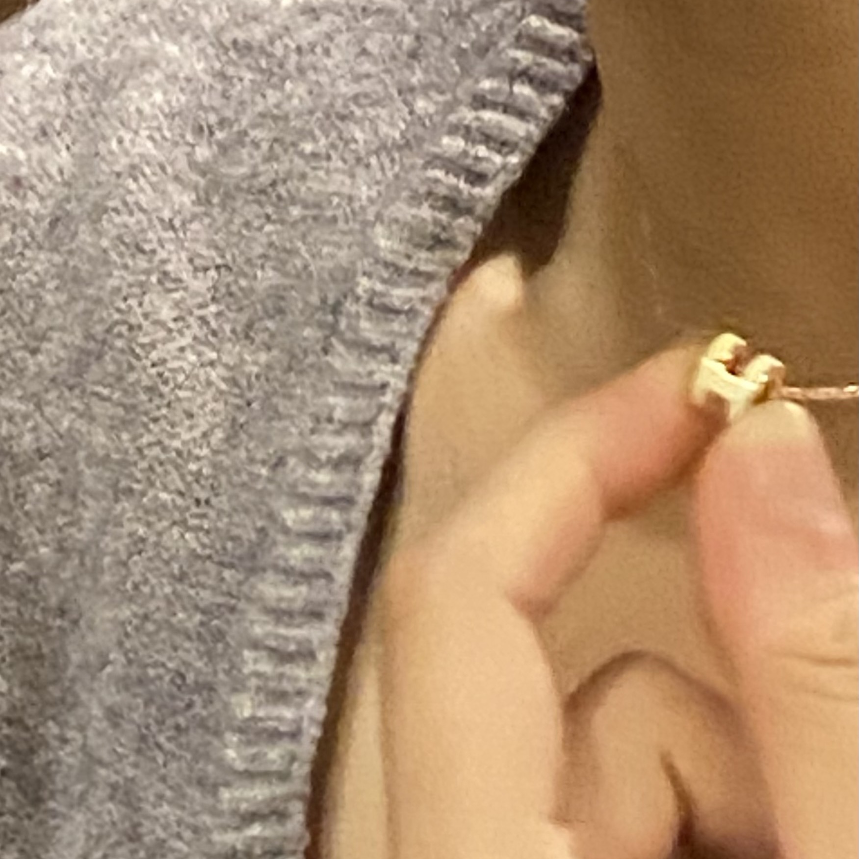 (W) Hermes Mini Pop H Pendant Rose Gold & Blanc 착용 스타일
