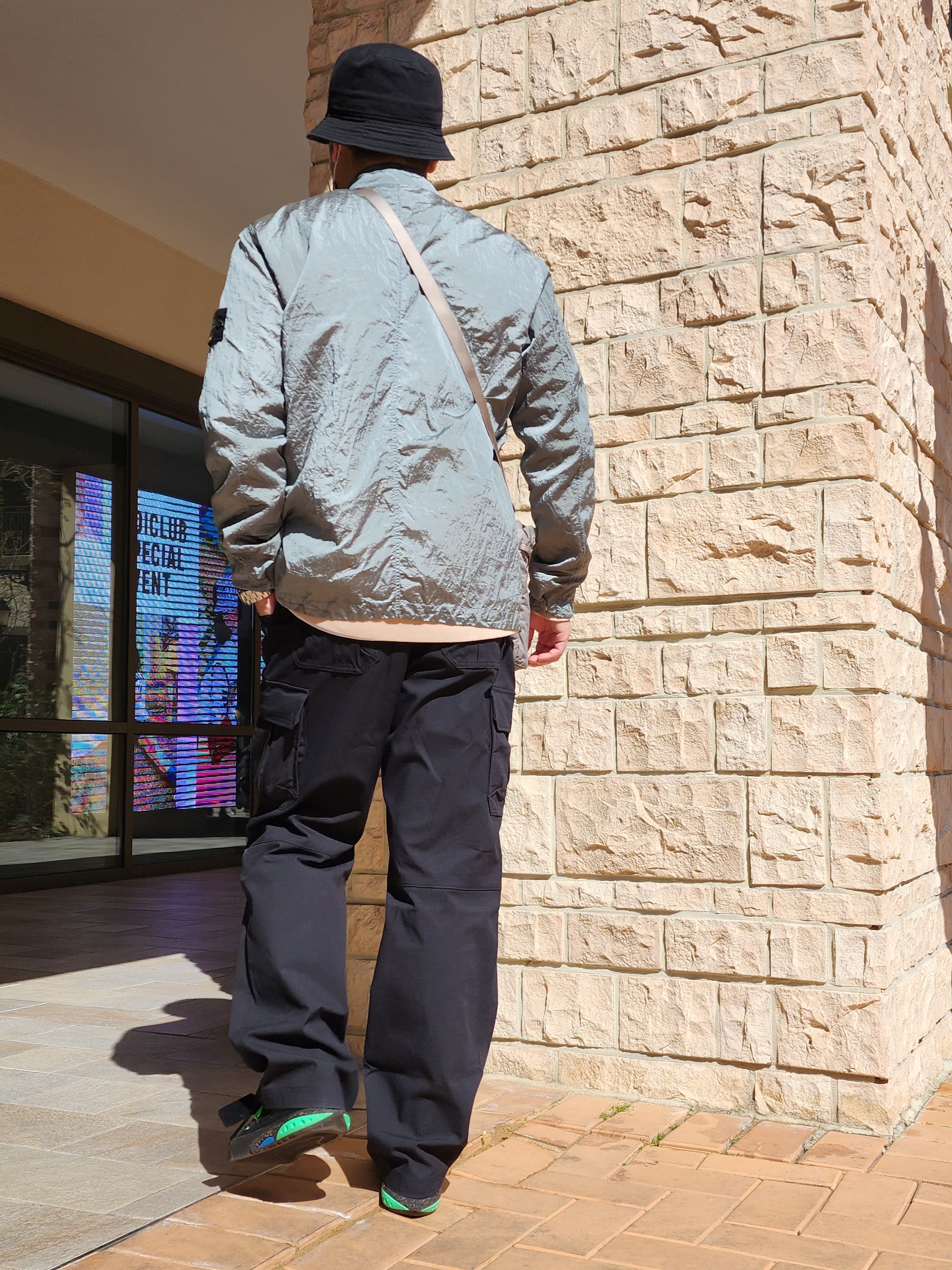 Stone Island 63020 Crewneck Sweatshirt Antique Rose - 21FW, Nike x Off-White Blazer Low '77 Black and Electro Green 착용 스타일 - 3