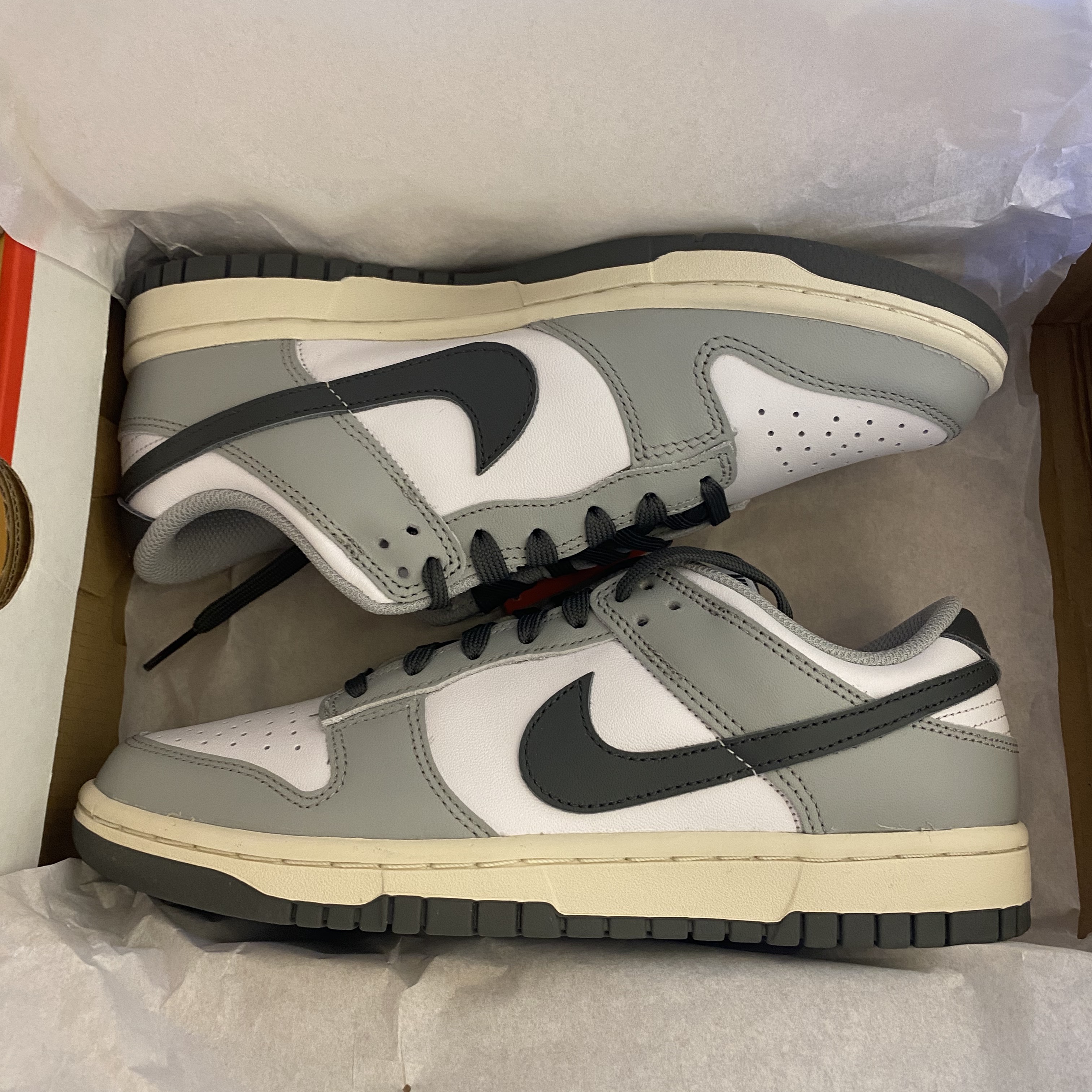 (W) Nike Dunk Low Light Smoke Grey 착용 스타일 - 3