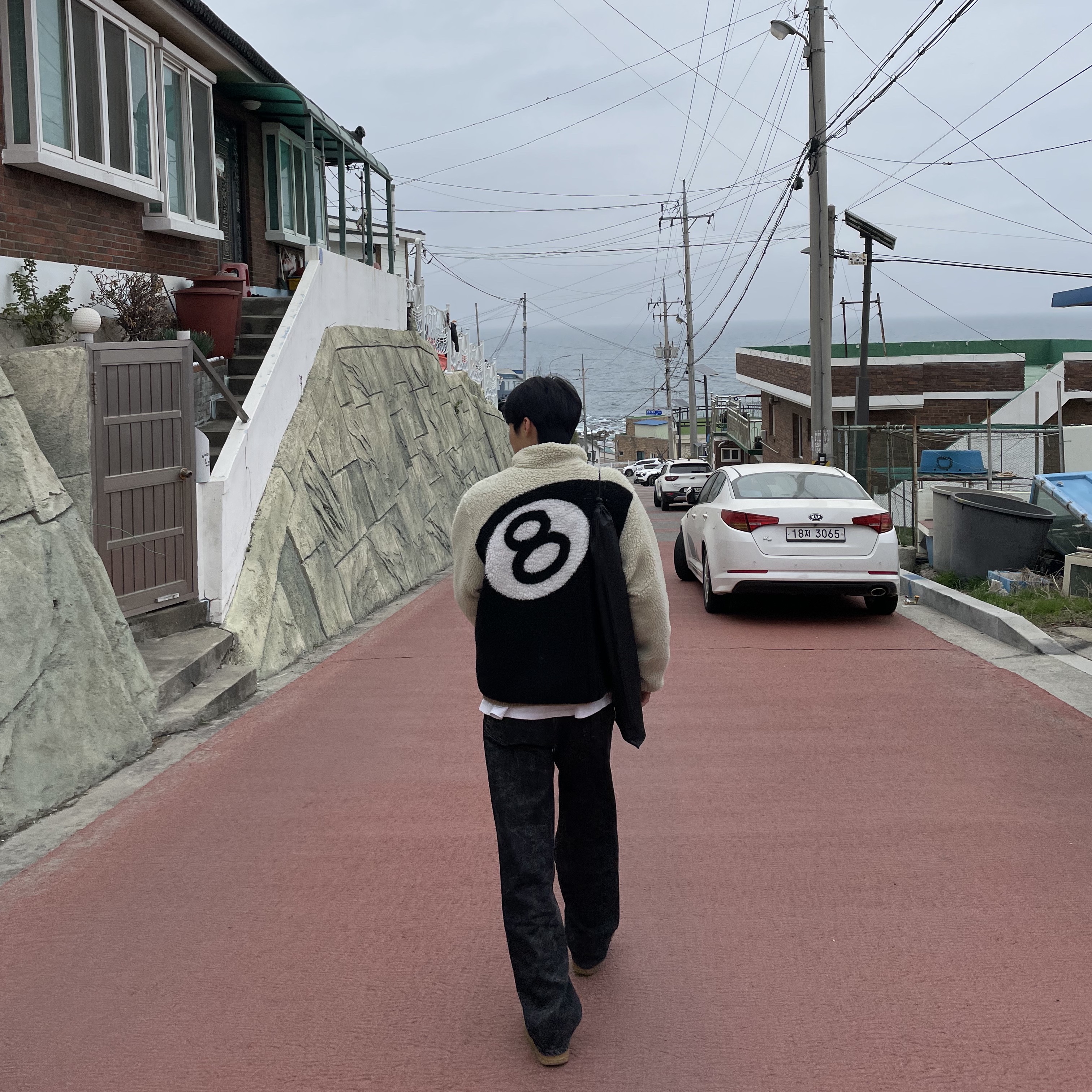 Stussy 8 Ball Sherpa Jacket Natural, Nike x Supreme Air Force 1 Low Flax 착용 스타일 - 1