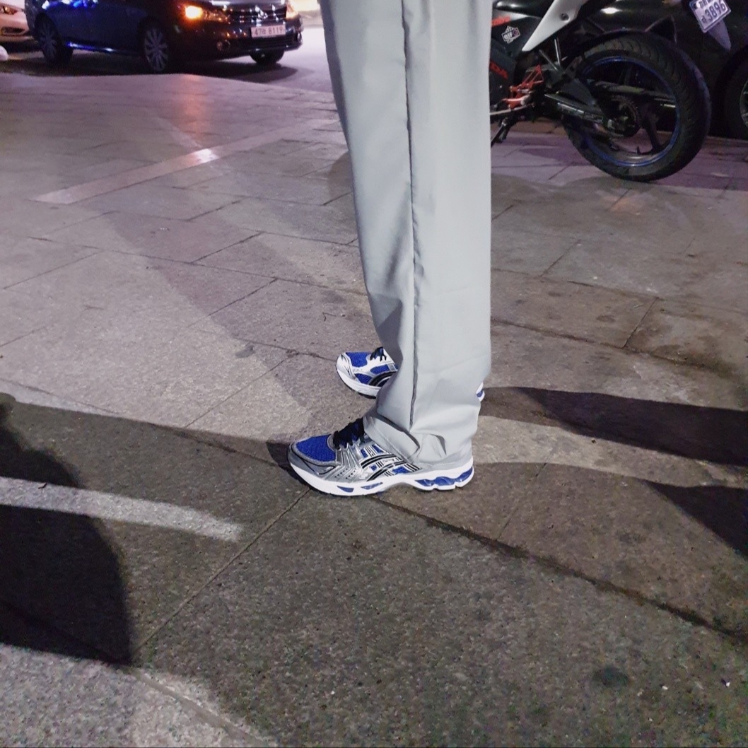 Asics Gel-Kayano 14 Monaco Blue Black 착용 스타일