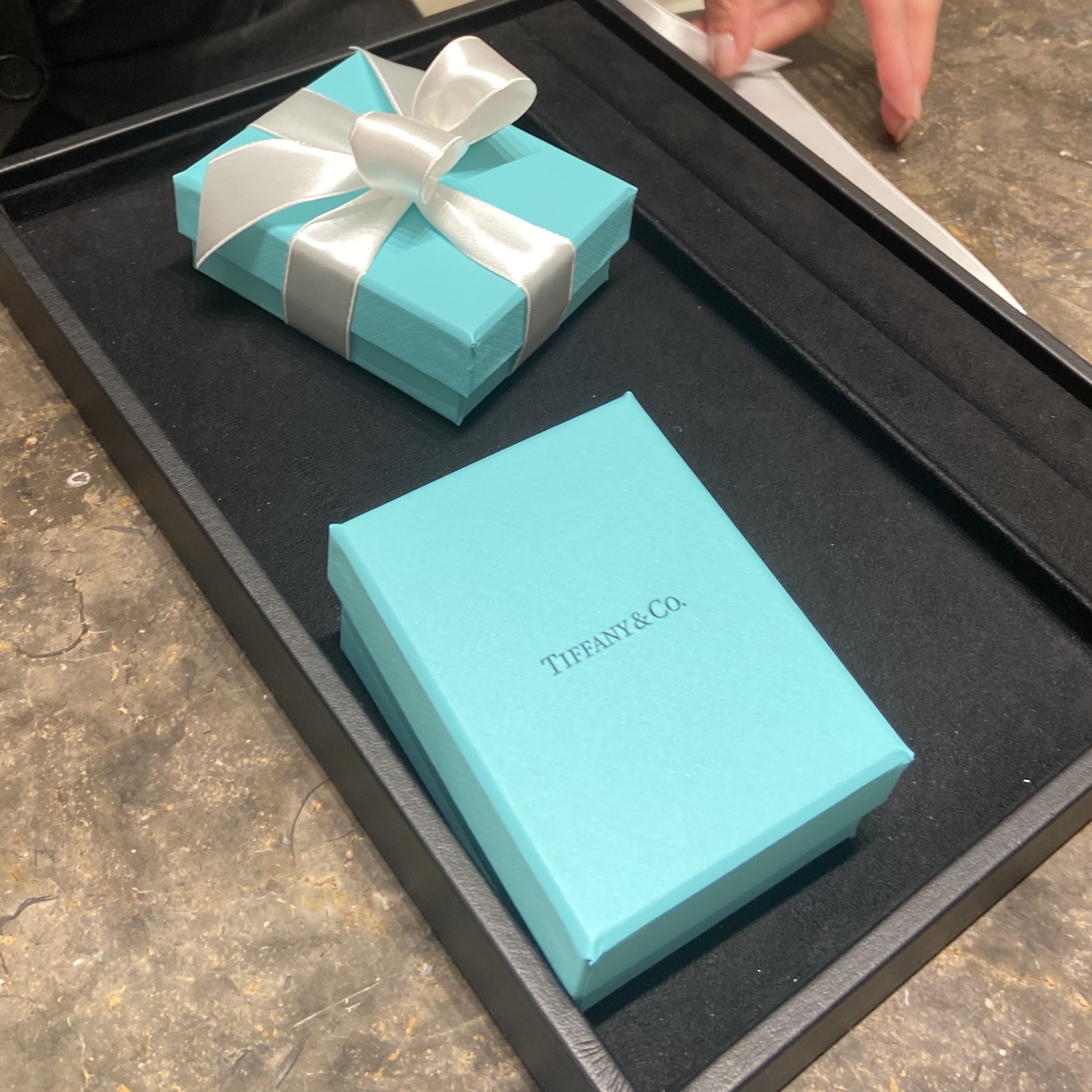 Tiffany & Co. Return To Tiffany Blue Double Heart Tag Pendant Mini Silver 착용 스타일 - 2