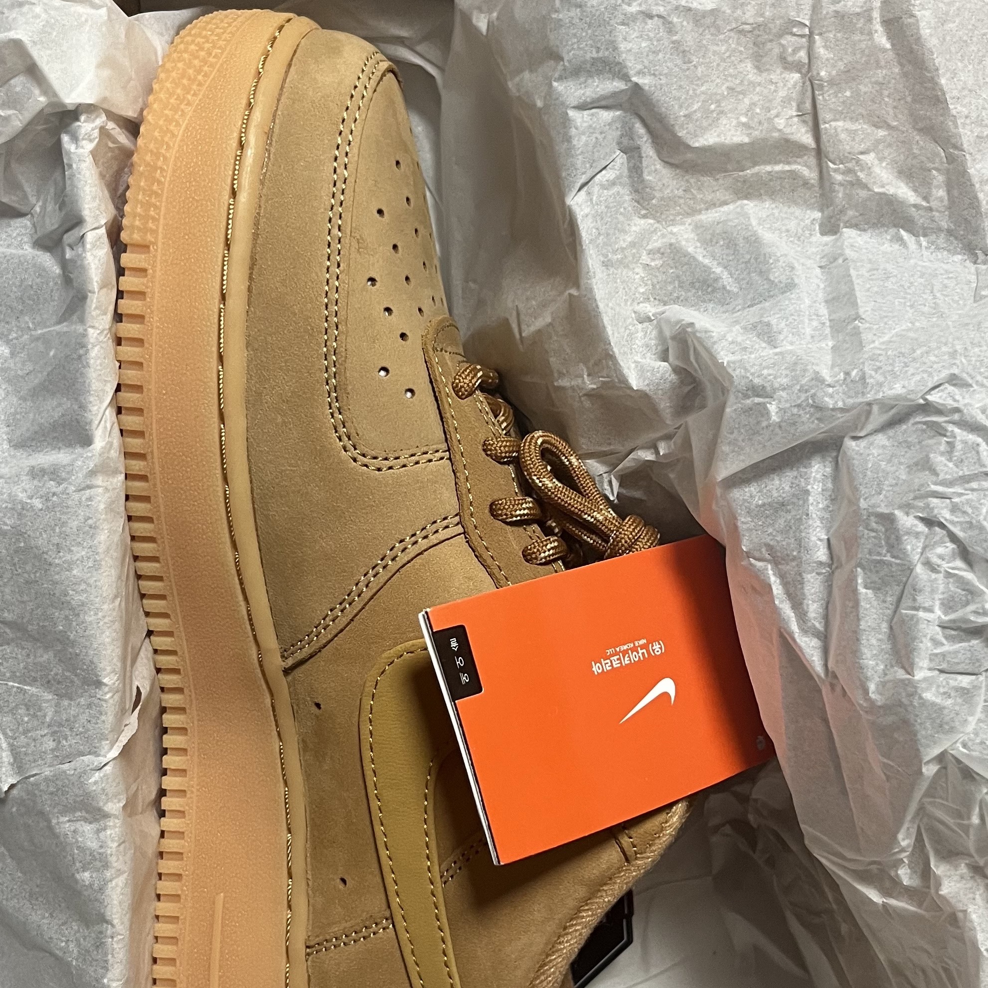 Nike Air Force 1 '07 WB Flax 착용 스타일