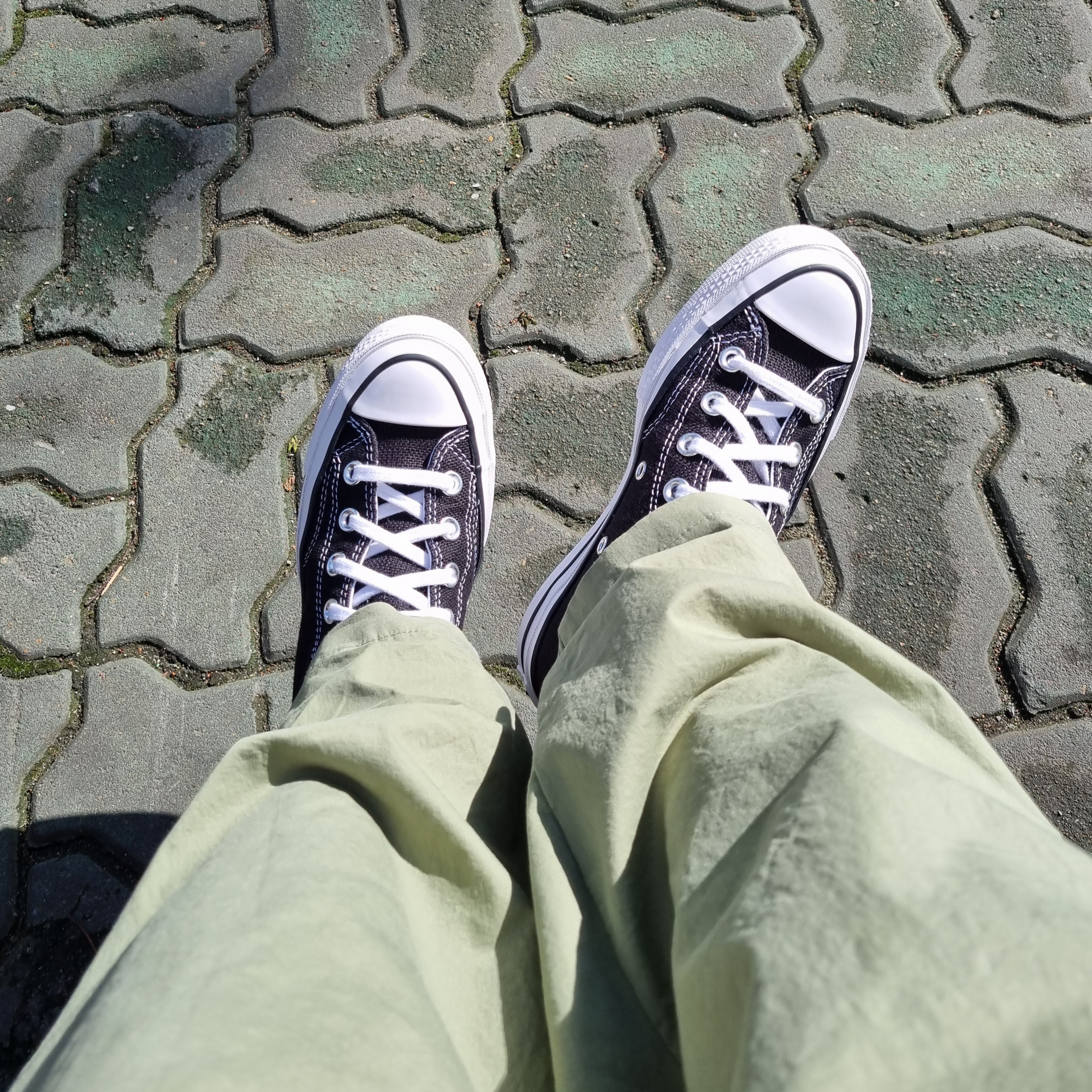 Converse x Stussy Chuck 70 High Black 착용 스타일 - 2