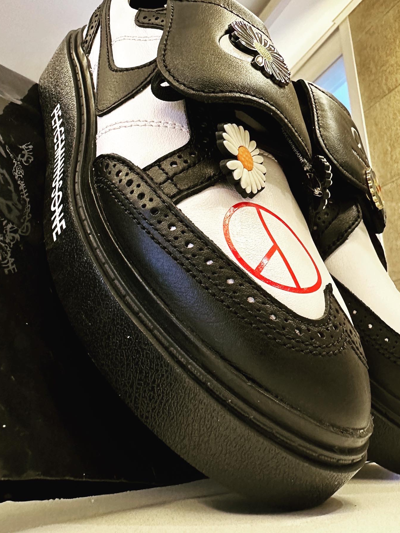 Nike x Peaceminusone Kwondo1 Black and White 착용 스타일 - 2
