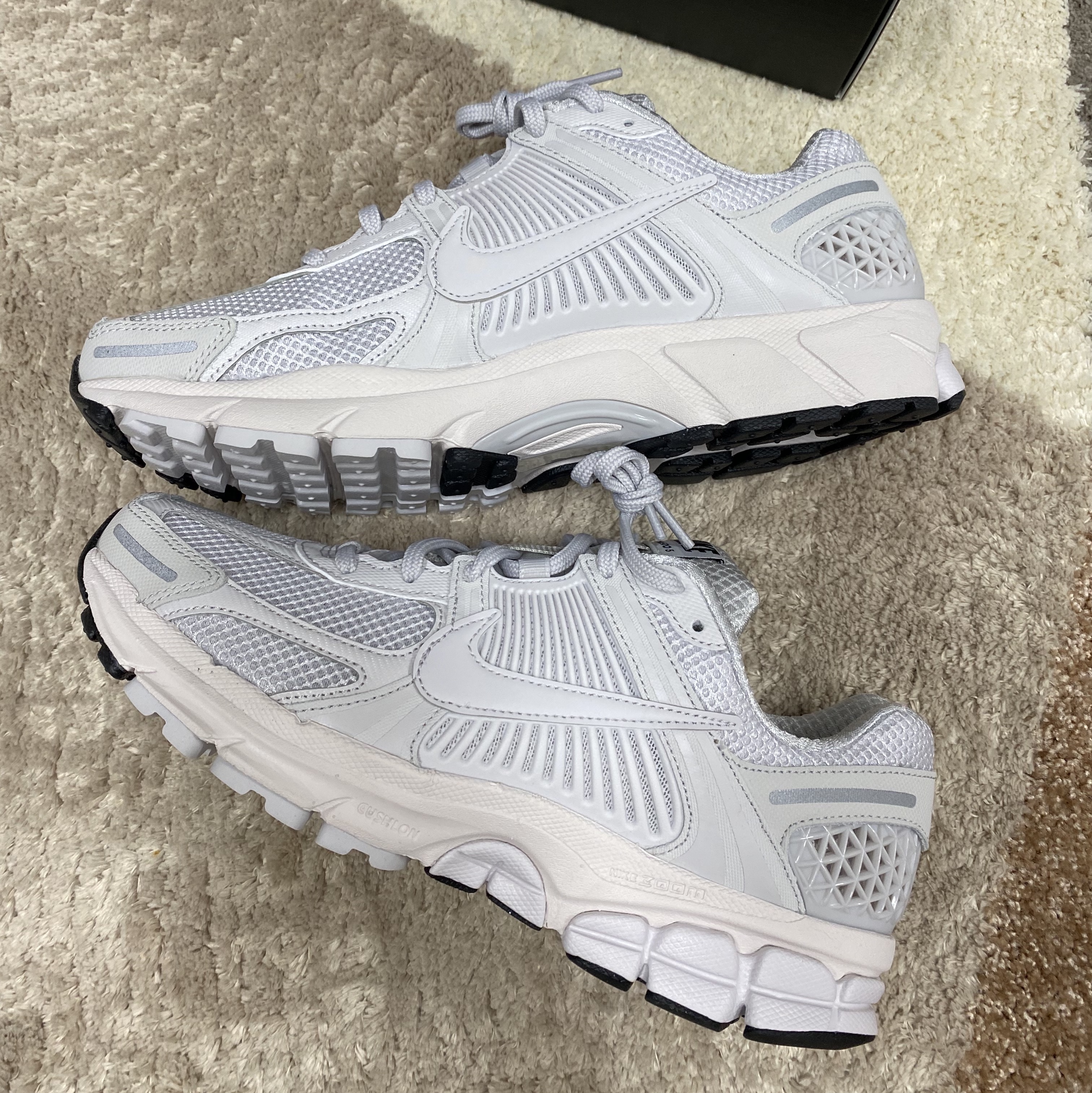 Nike Zoom Vomero 5 SP Vast Grey 2023 착용 스타일 - 2