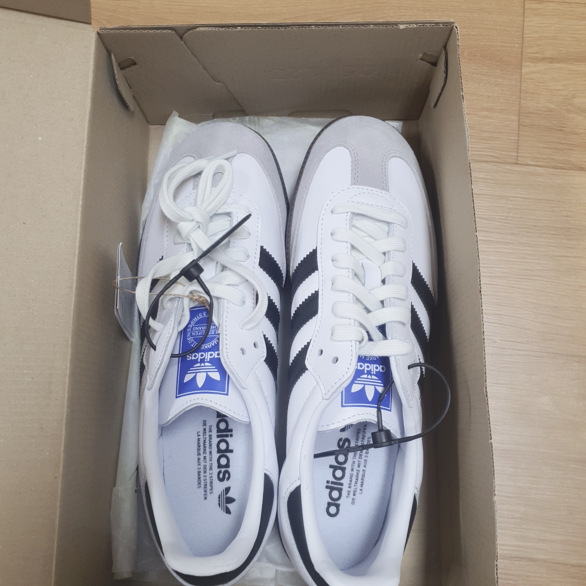 Adidas Samba OG Cloud White 착용 스타일