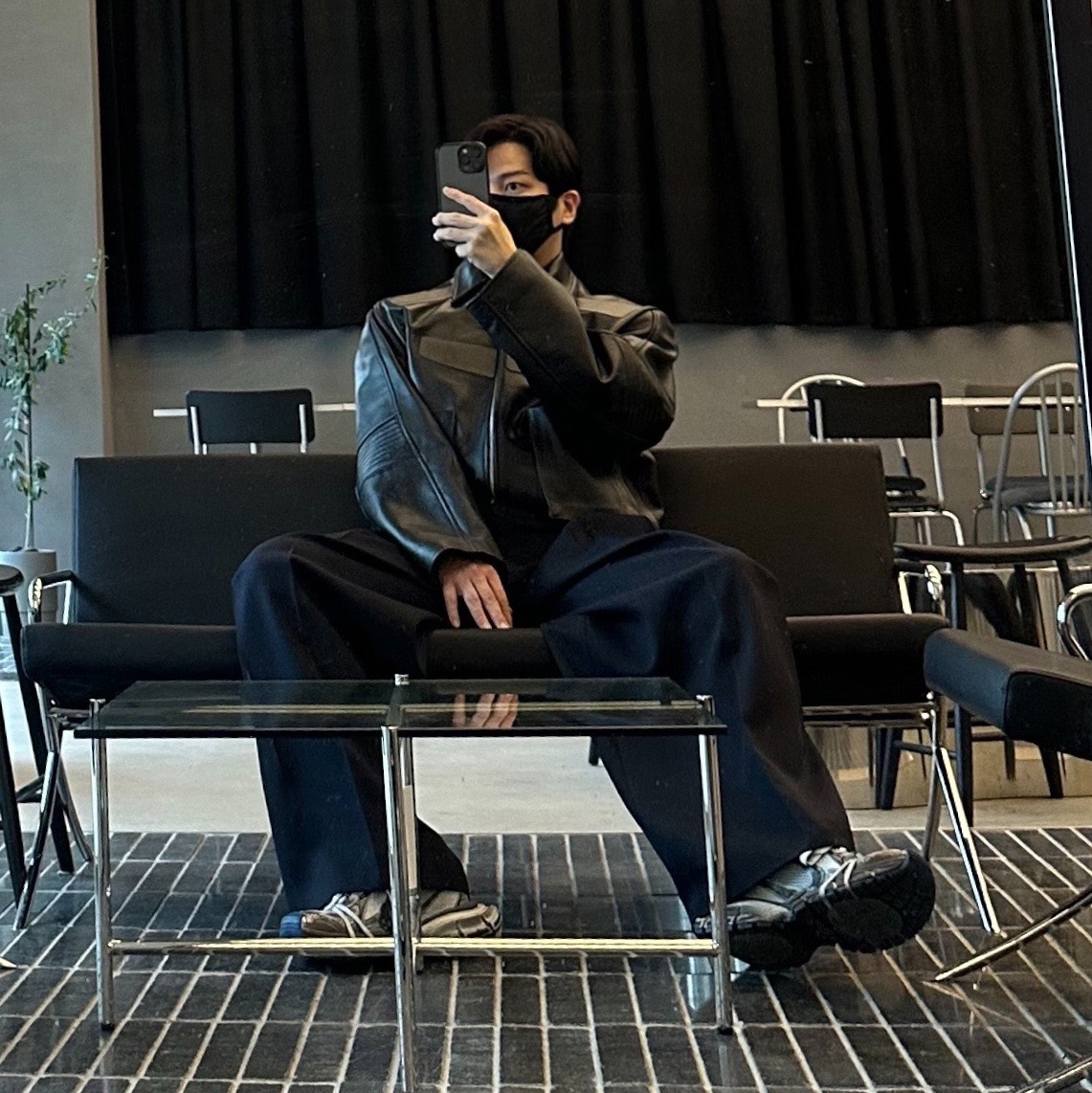Balenciaga 3XL Sneakers Worn Out Grey White Blue 착용 스타일 - 3