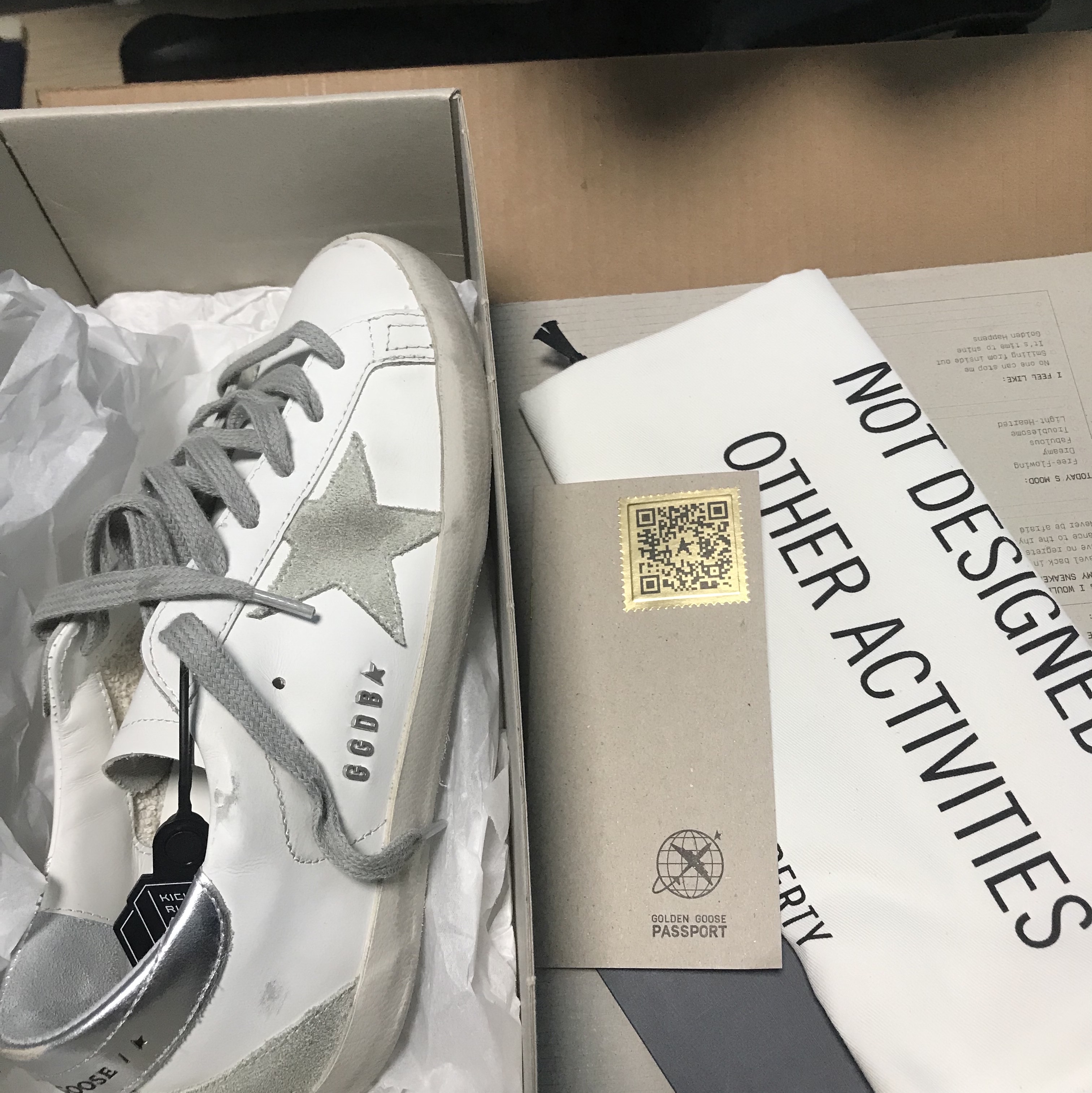 (W) Golden Goose Superstar White Silver Heel Tab Sneakers 착용 스타일