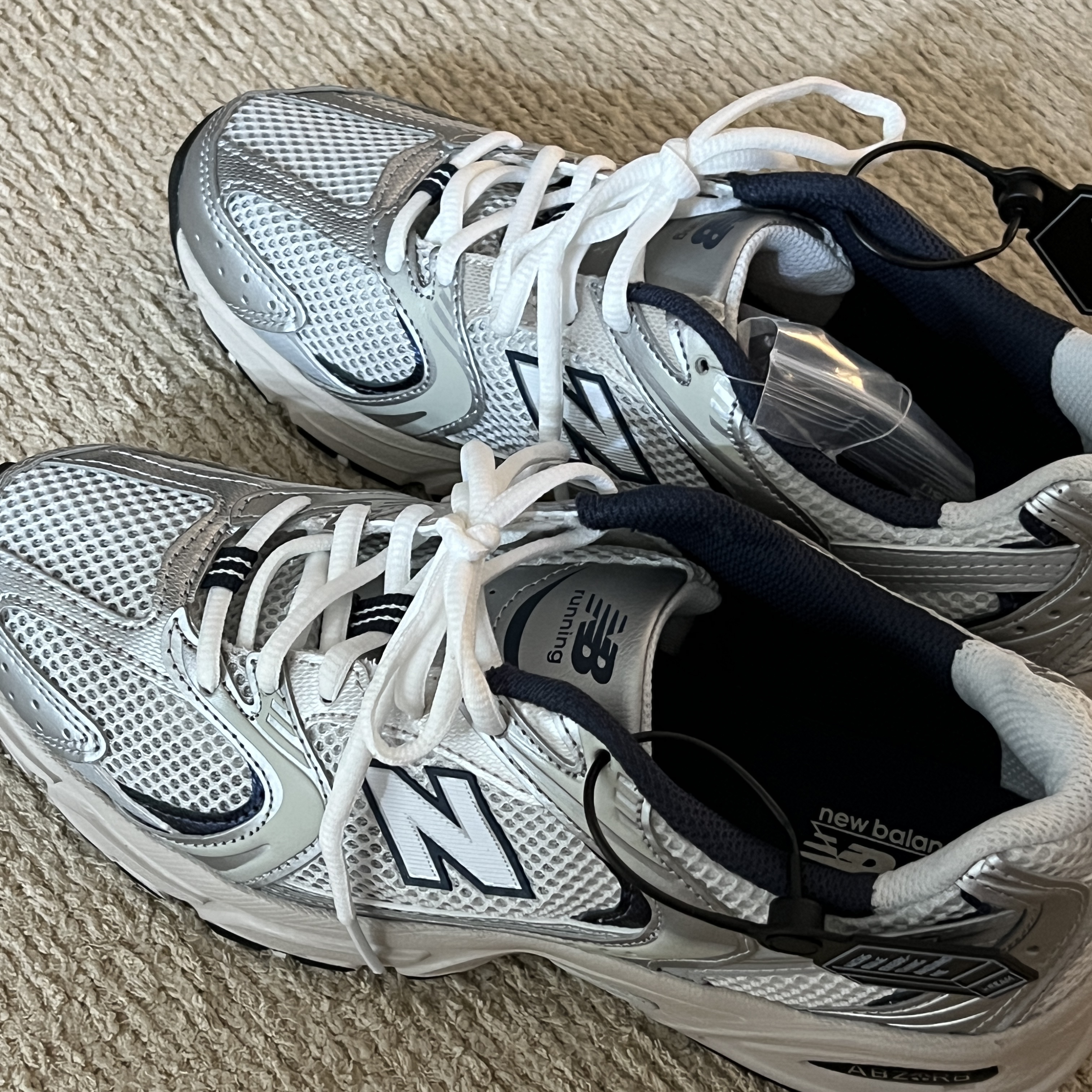 New Balance 530 Steel Grey 착용 스타일