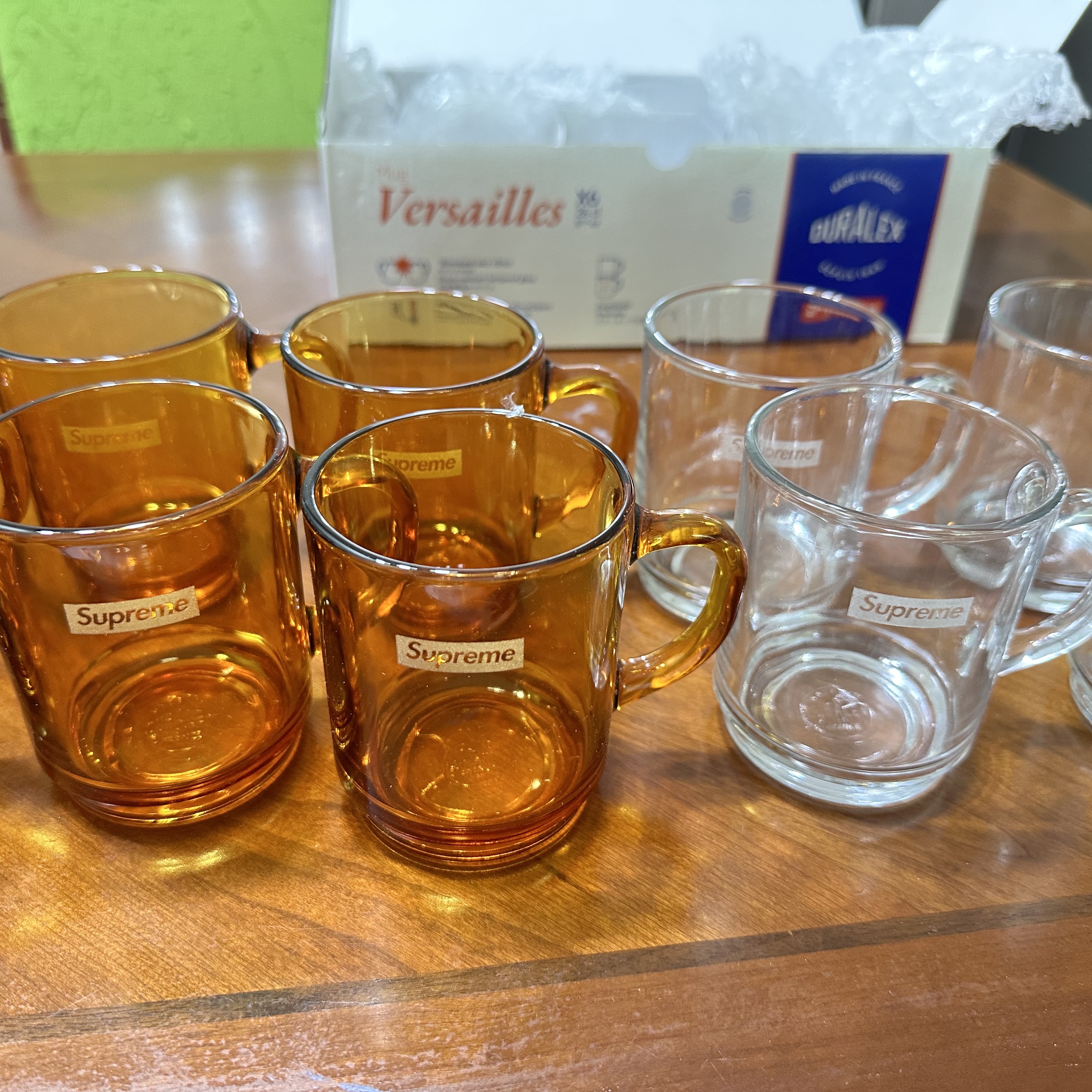 Supreme Duralex Glass Mugs Amber (Set of 6) - 23SS, Supreme Duralex Glass Mugs Clear (Set of 6) - 23SS 착용 스타일