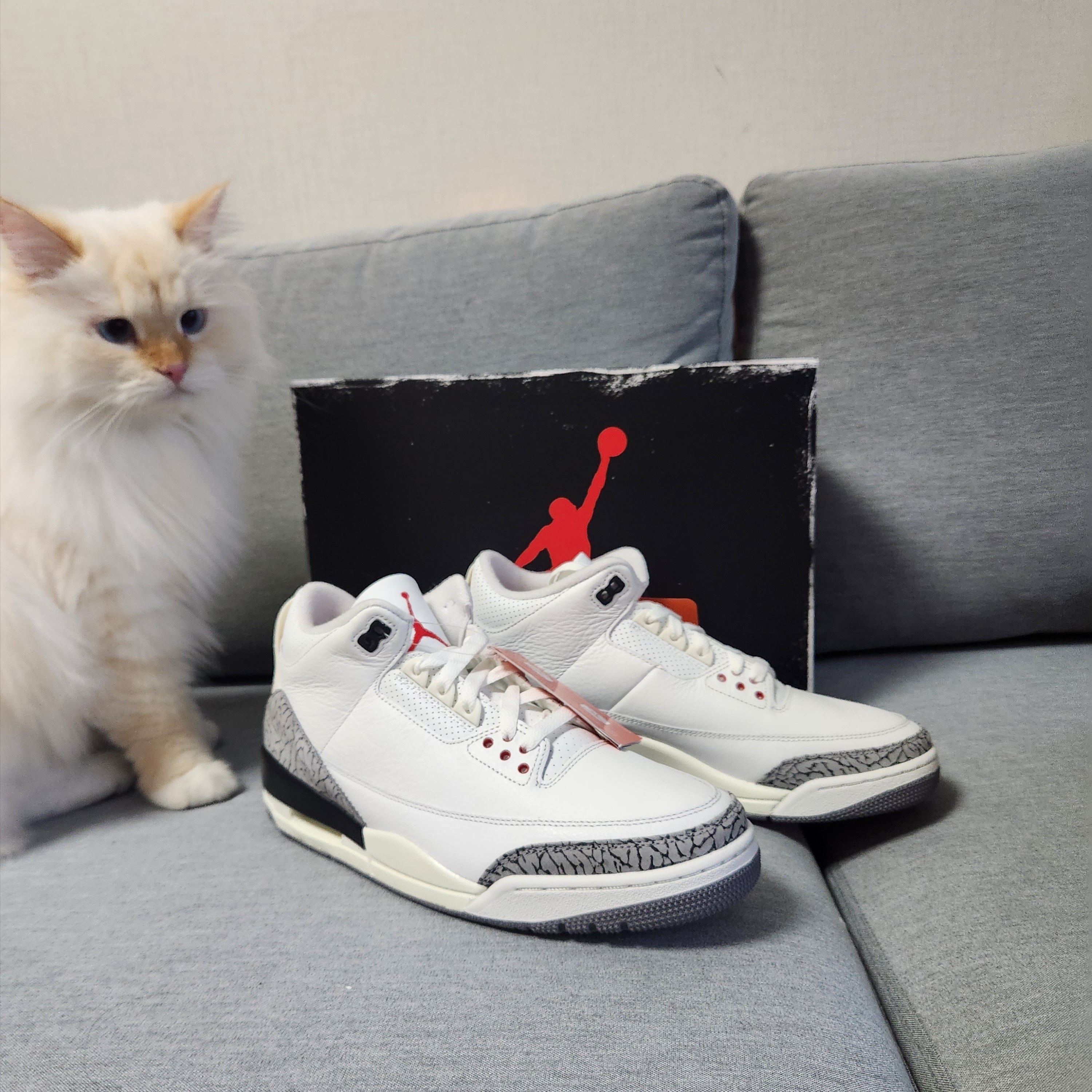 Jordan 3 Retro White Cement Reimagined, Jordan 3 Retro OG Black Cement 2018 착용 스타일 - 2