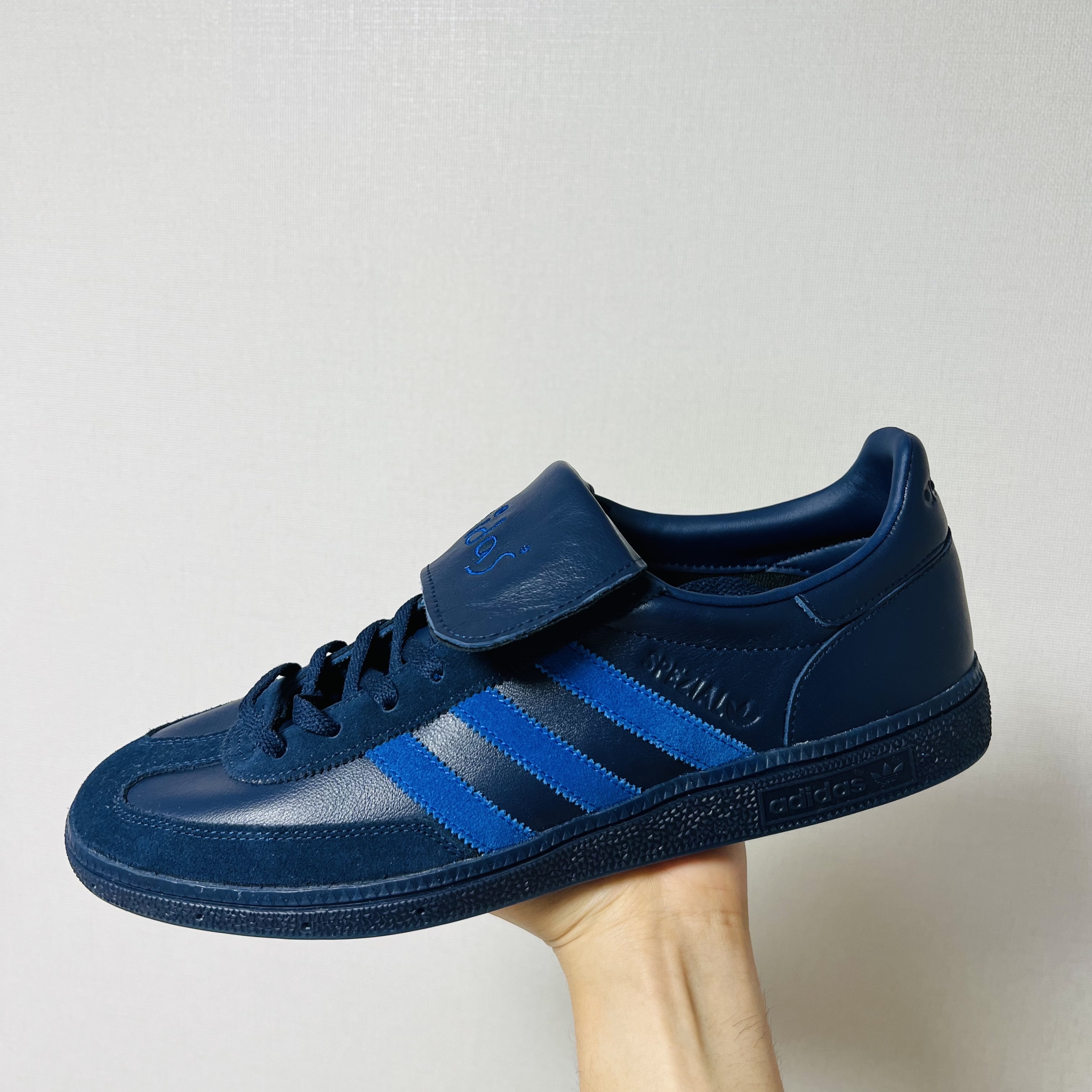 Adidas Spezial Handball Night Indigo Power Blue 착용 스타일
