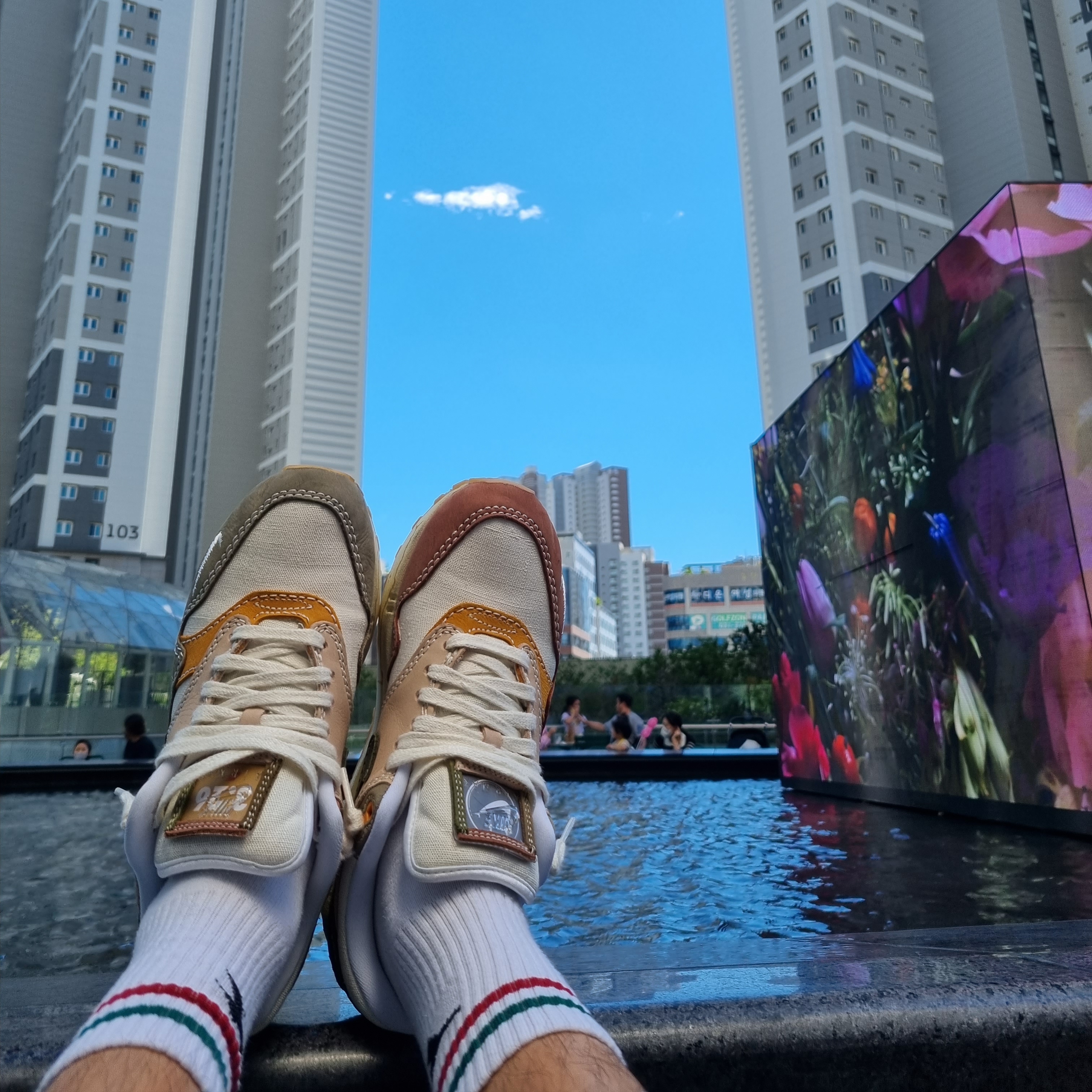 (W) Nike Air Max 1 Premium Wabisabi 착용 스타일