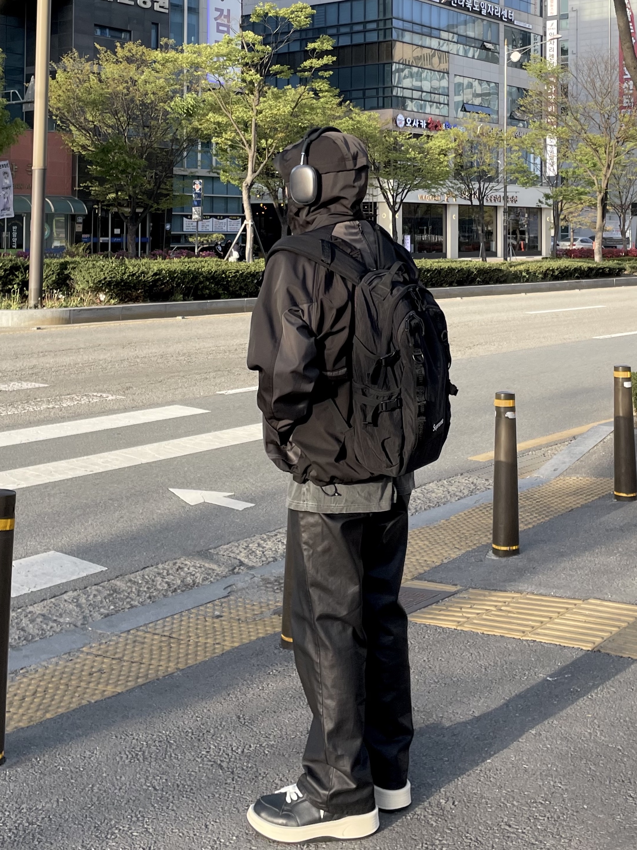 Converse x Drkshdw Turbowpn Black Cream, Supreme Backpack Black - 20FW 착용 스타일