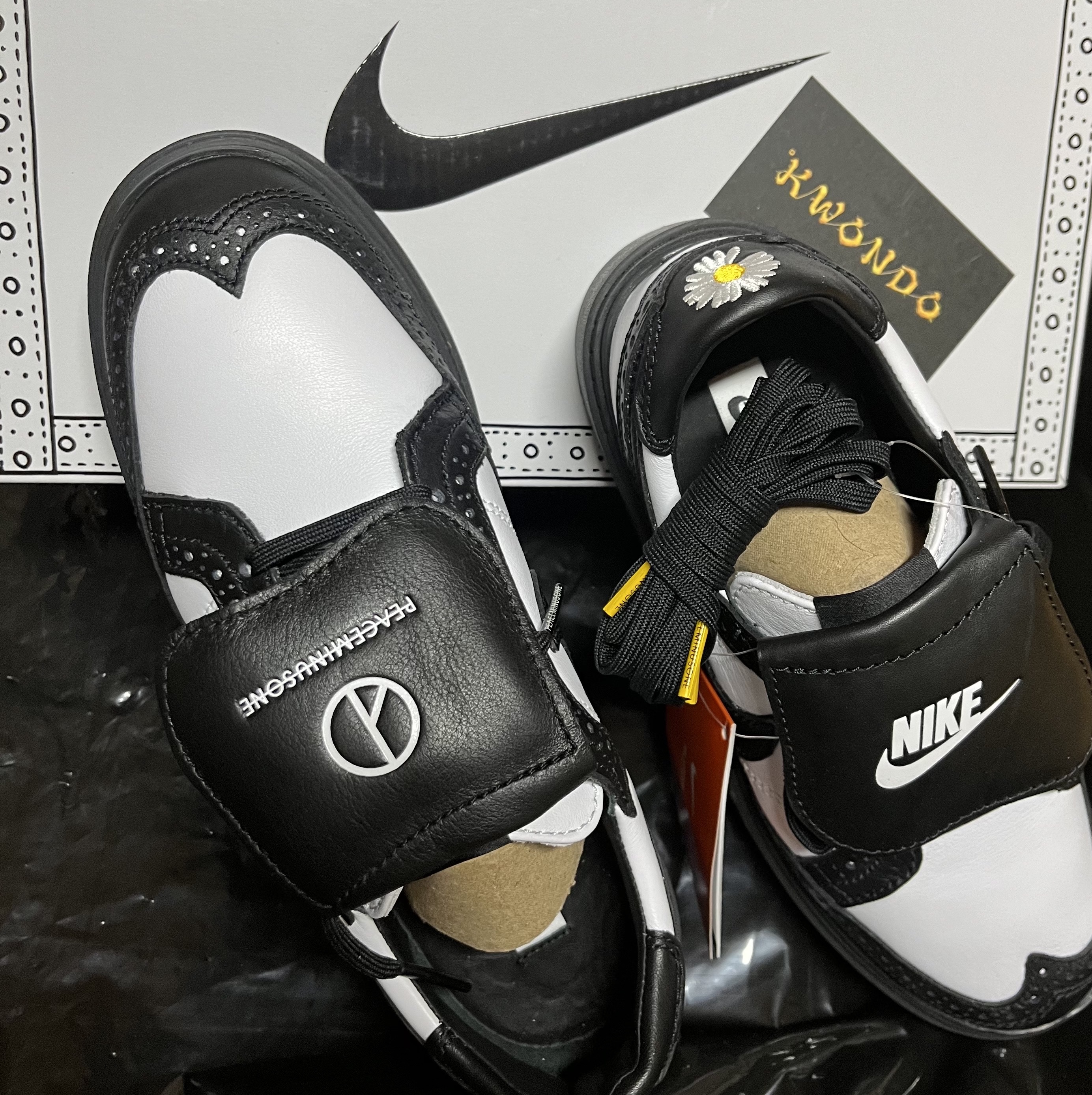 Nike x Peaceminusone Kwondo1 Black and White 착용 스타일 - 2