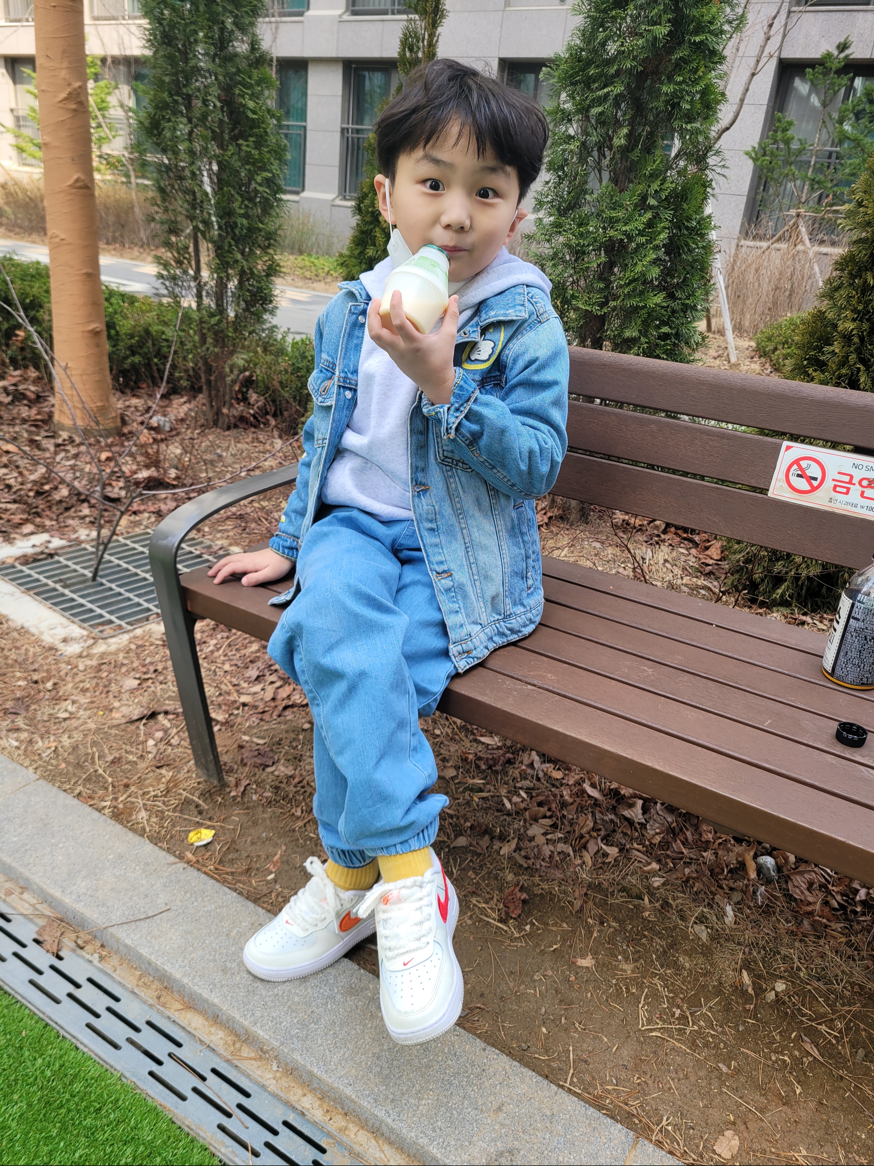 (PS) Nike Force 1 LV8 Sail White, Jordan 1 Retro High OG Chicago 2022 착용 스타일 - 1