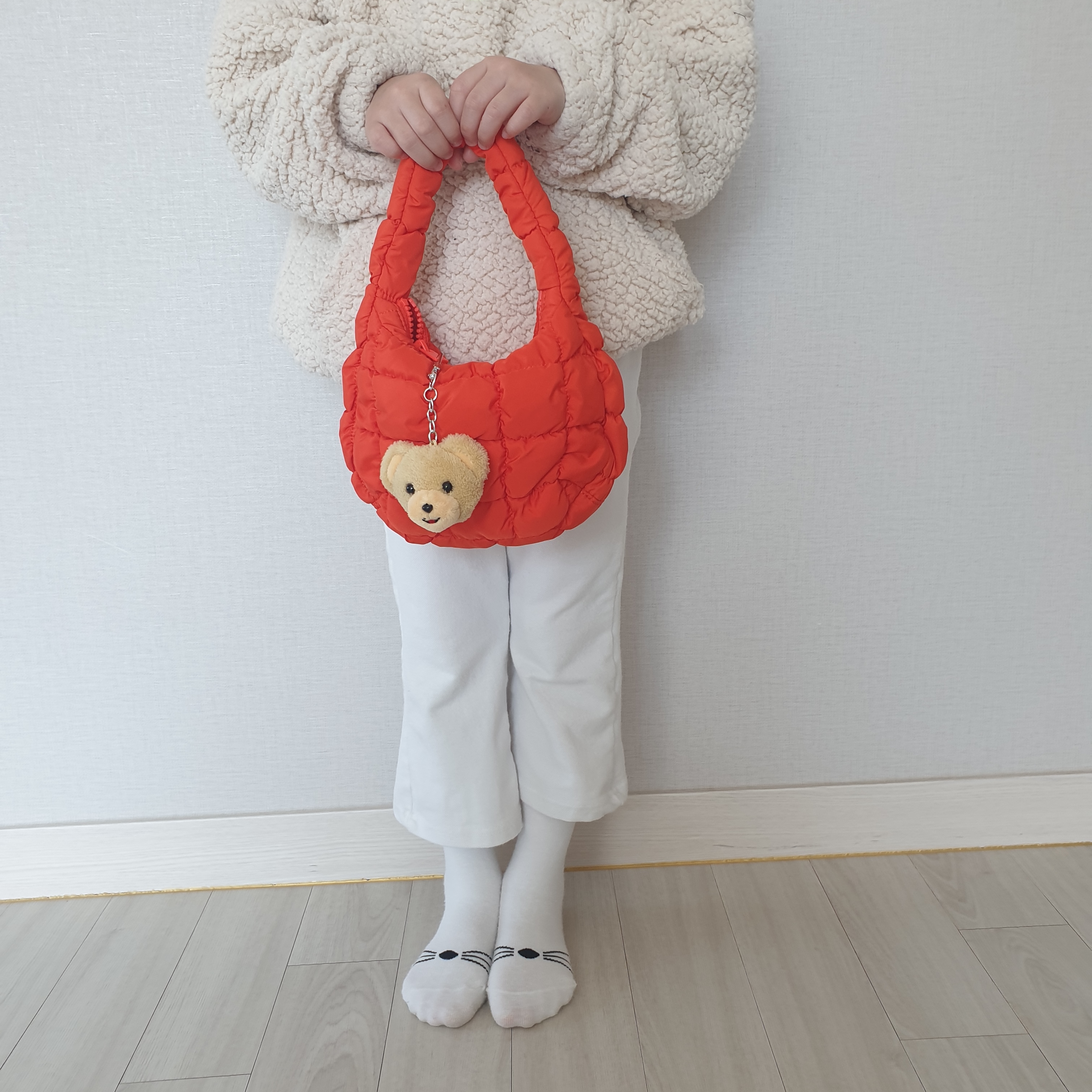 COS Quilted Micro Bag Orange 착용 스타일
