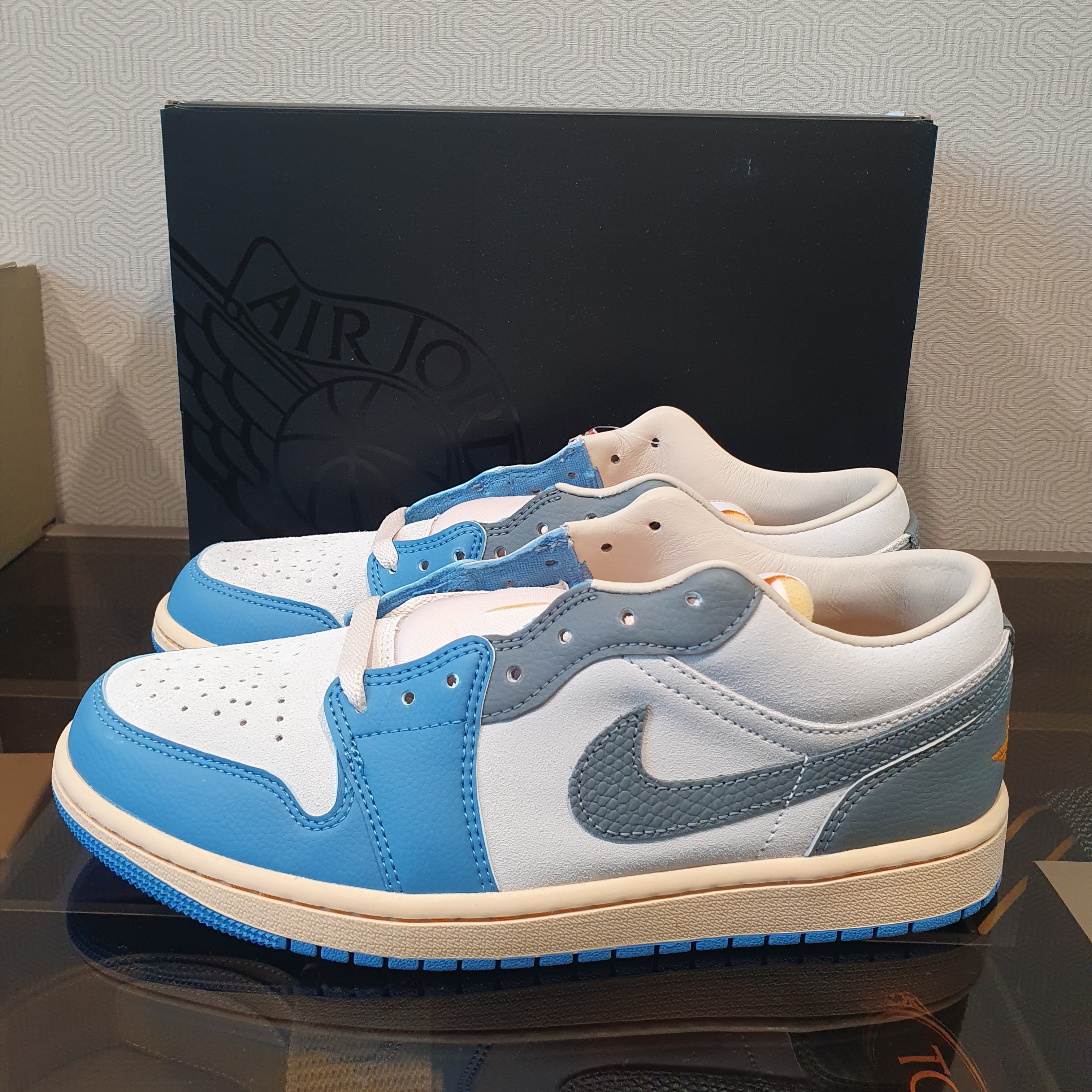 Jordan 1 Low SE Tokyo 96 착용 스타일 - 2