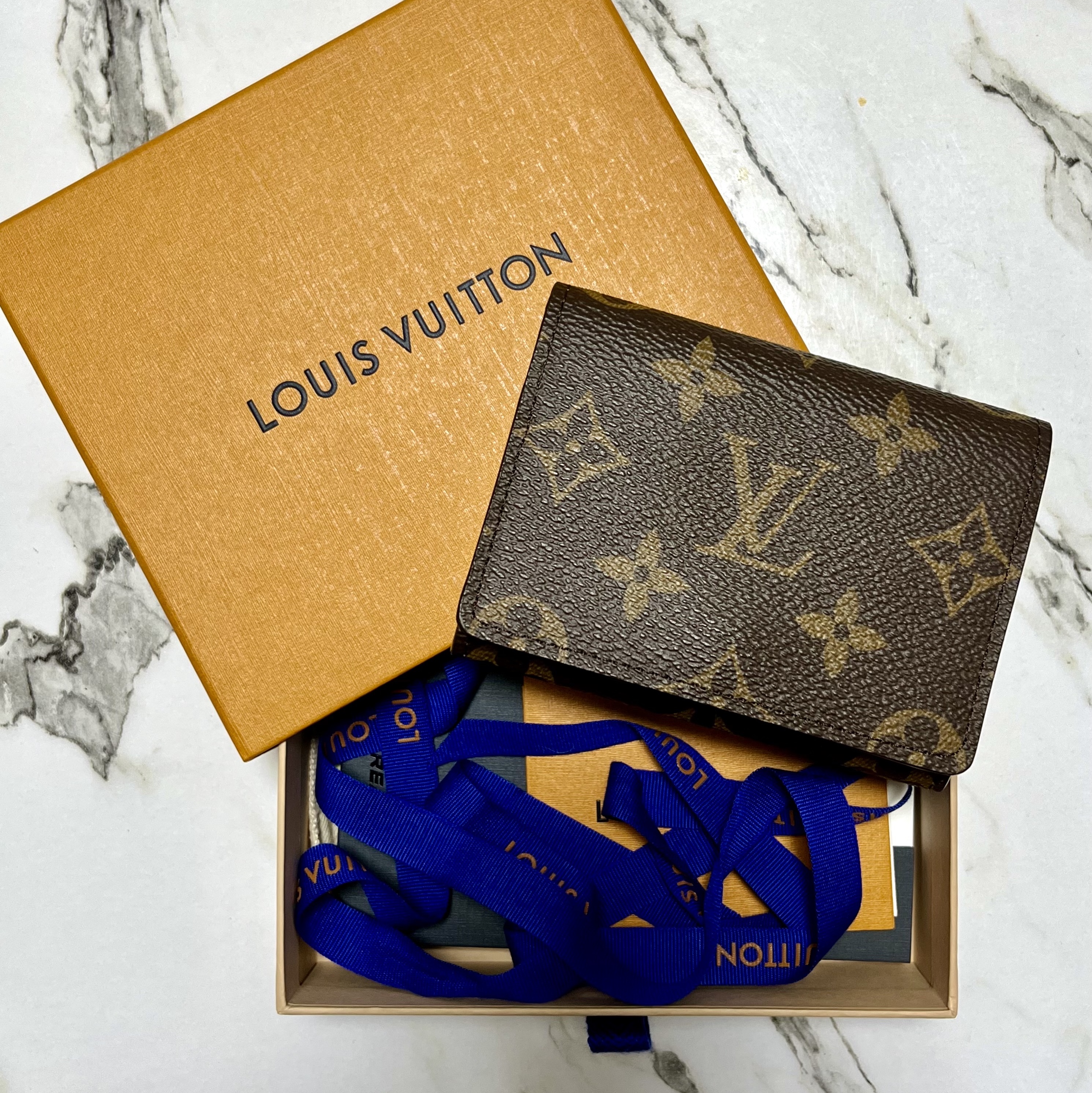 Louis Vuitton Envelope Business Card Holder Monogram 착용 스타일