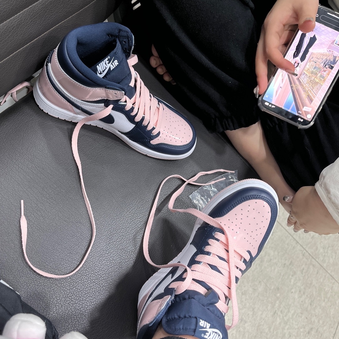 (W) Jordan 1 Retro High OG Atmosphere 착용 스타일