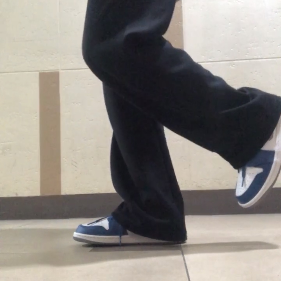 Jordan 1 Low True Blue Cement Grey 착용 스타일