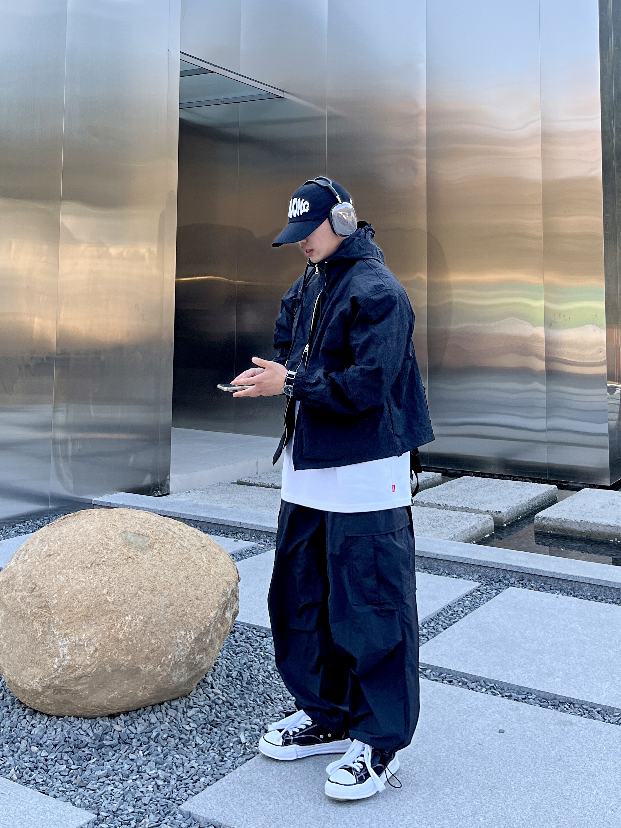 Maison Mihara Yasuhiro Peterson OG Sole Canvas Low Sneakers Black, Apple AirPods Max Lightning Space Gray (Korean Ver.) 착용 스타일 - 2