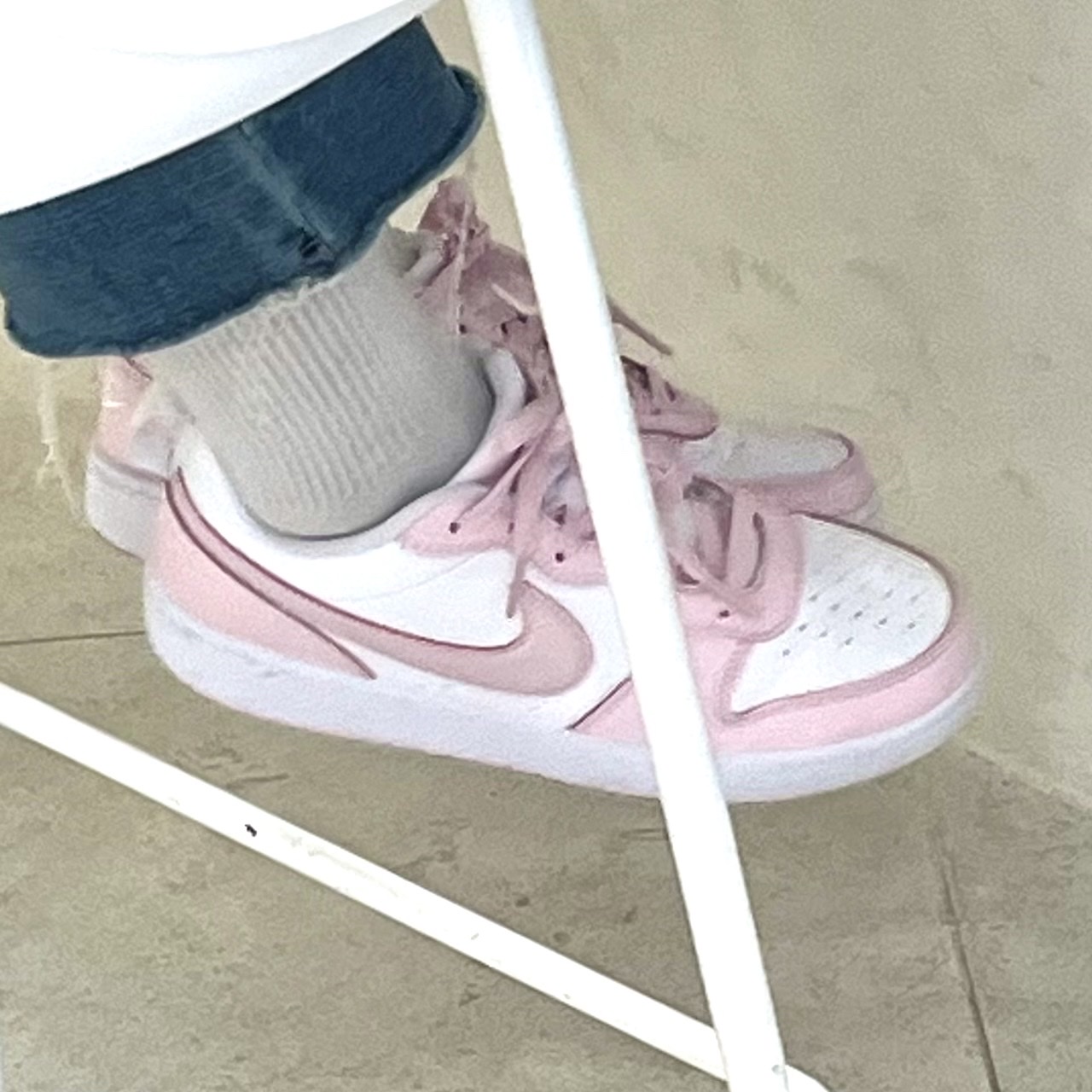 (GS) Nike Court Borough 2 SE White Pink Foam 착용 스타일 - 3