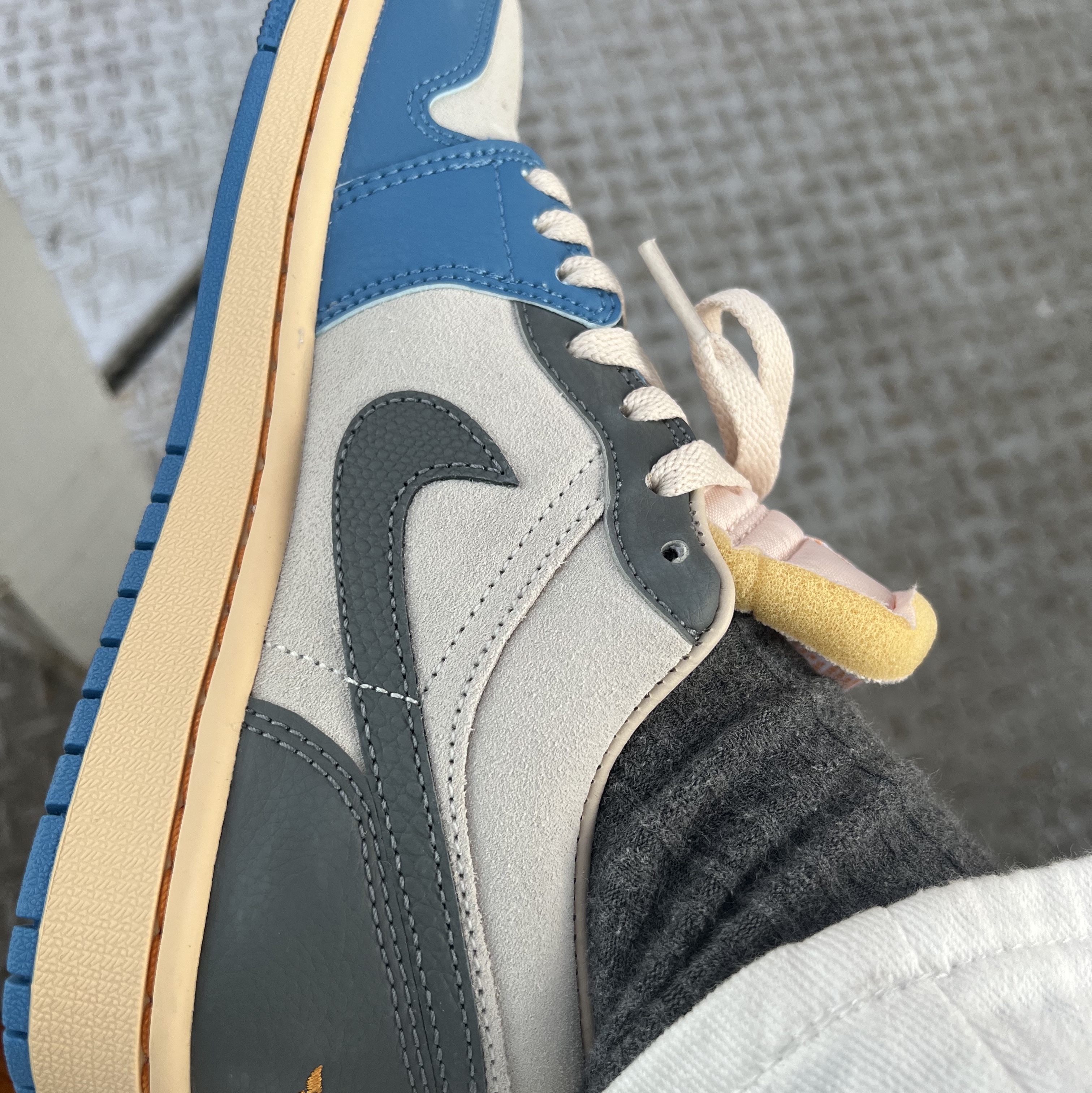 Jordan 1 Low SE Tokyo 96 착용 스타일