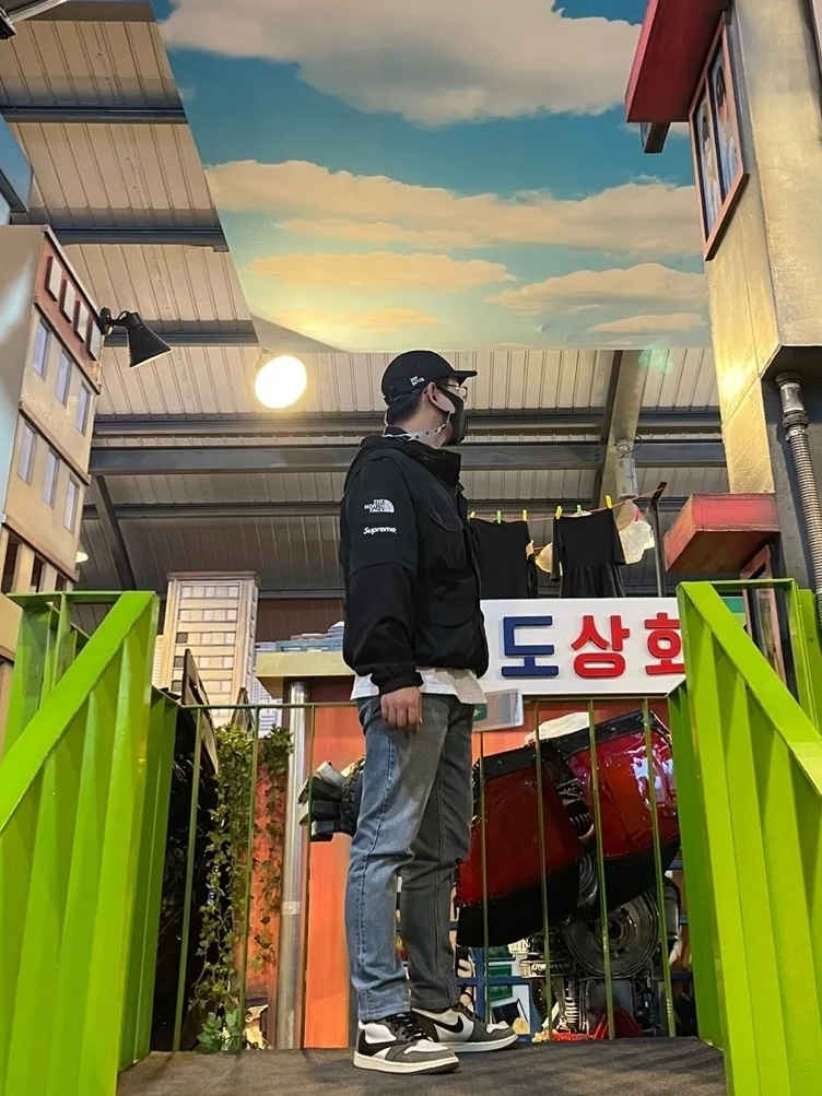 Supreme Military Camp Cap Black - 22FW, Jordan 1 x Travis Scott Retro High OG SP Mocha 착용 스타일 - 4
