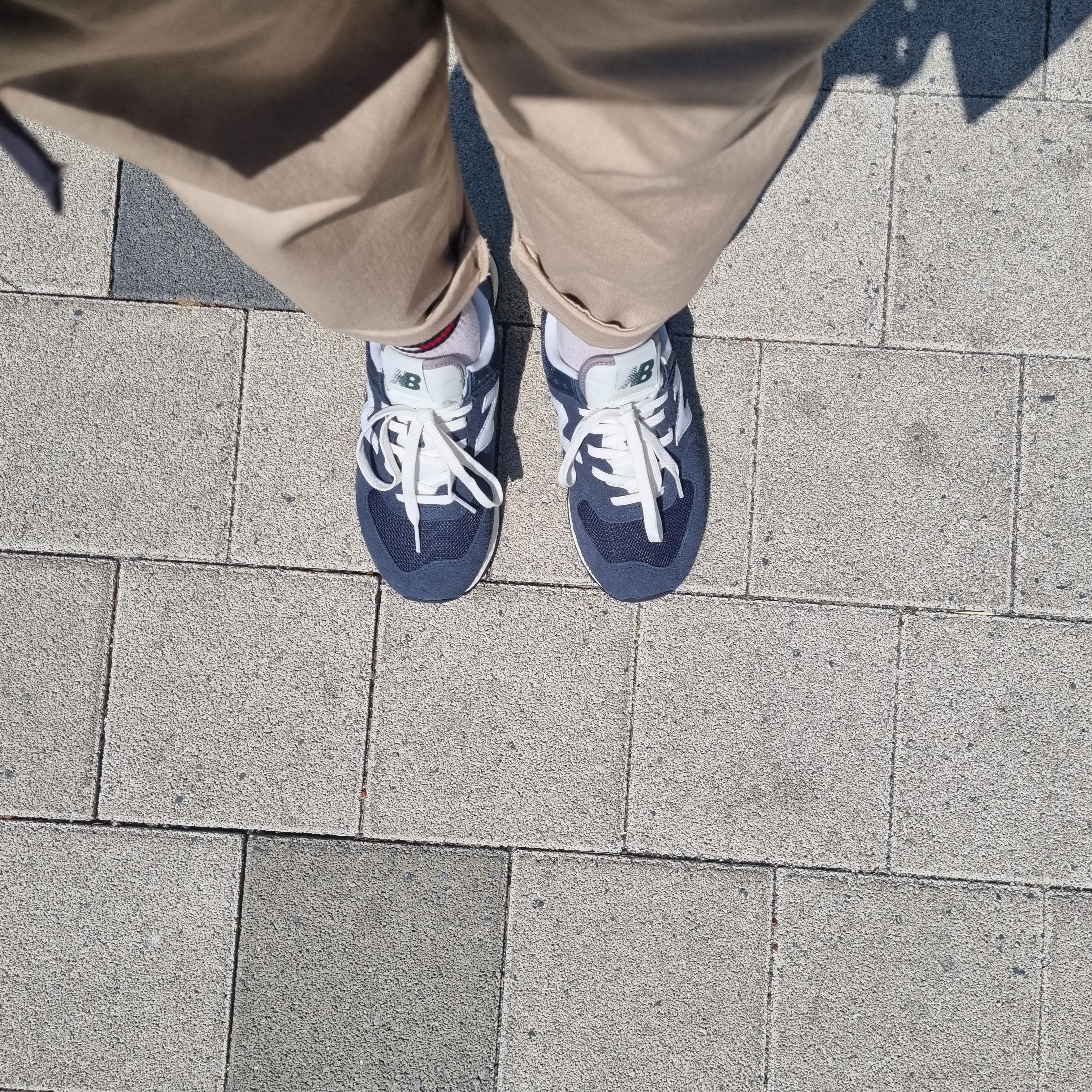 New Balance 574 Heritage Navy 착용 스타일