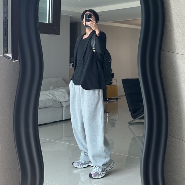 Nike x Stussy NRG Fleece Pants Dark Grey Heather (DO9340-063), Balenciaga 3XL Sneakers White Red Blue 착용 스타일 - 2