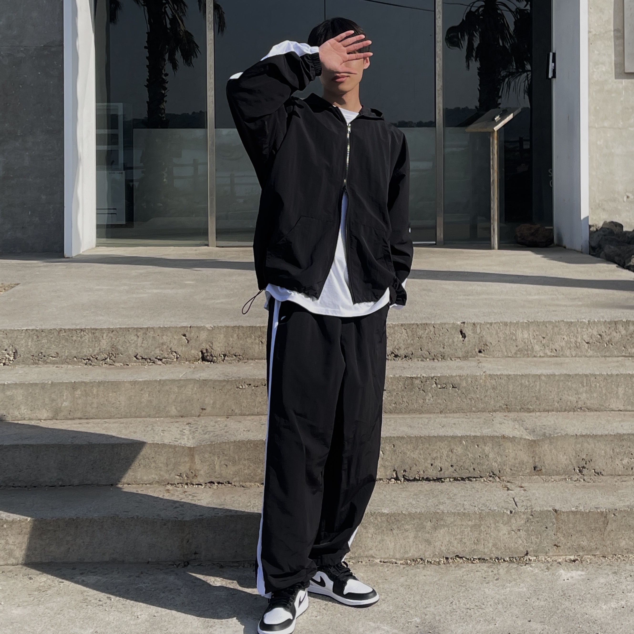 Jordan 1 Mid White Black Tie-Dye 착용 스타일 - 2