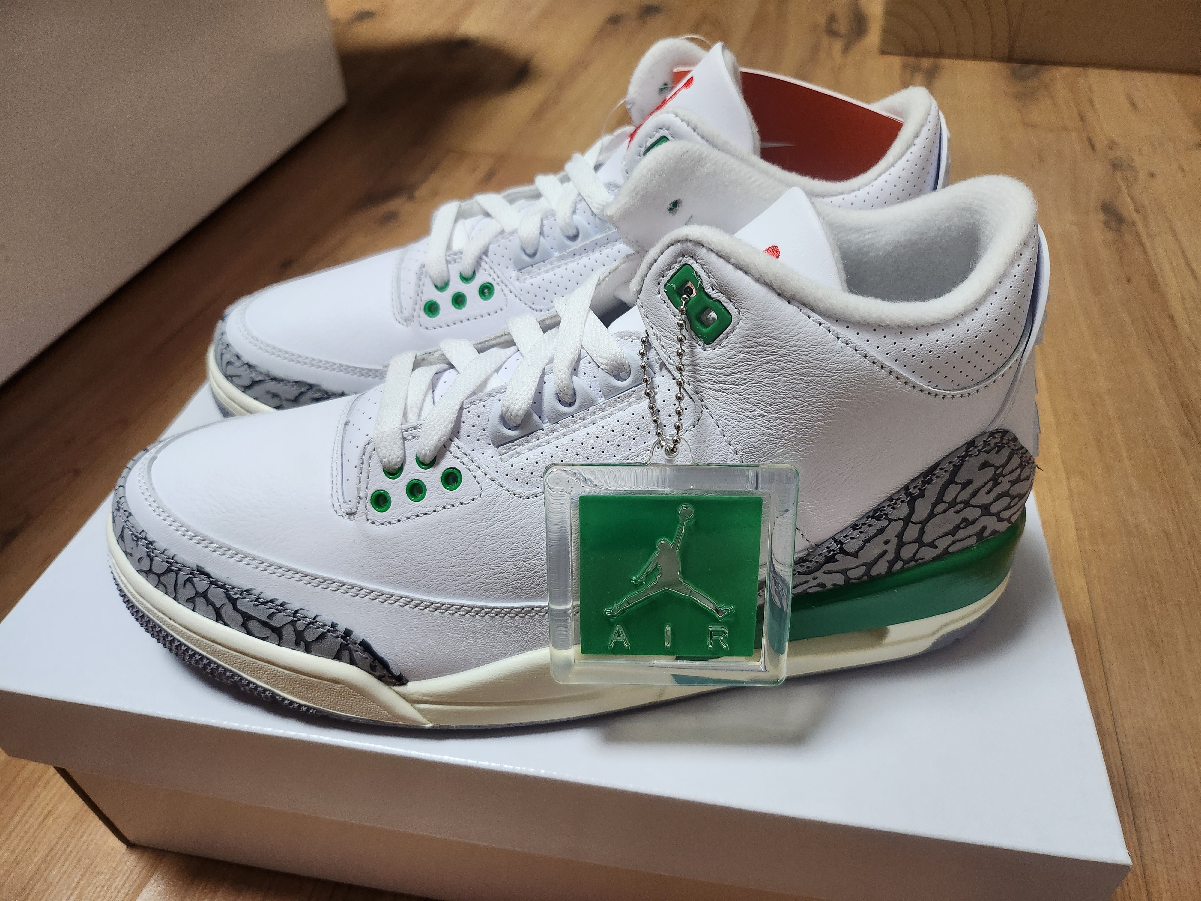 (W) Jordan 3 Retro Lucky Green 착용 스타일 - 1