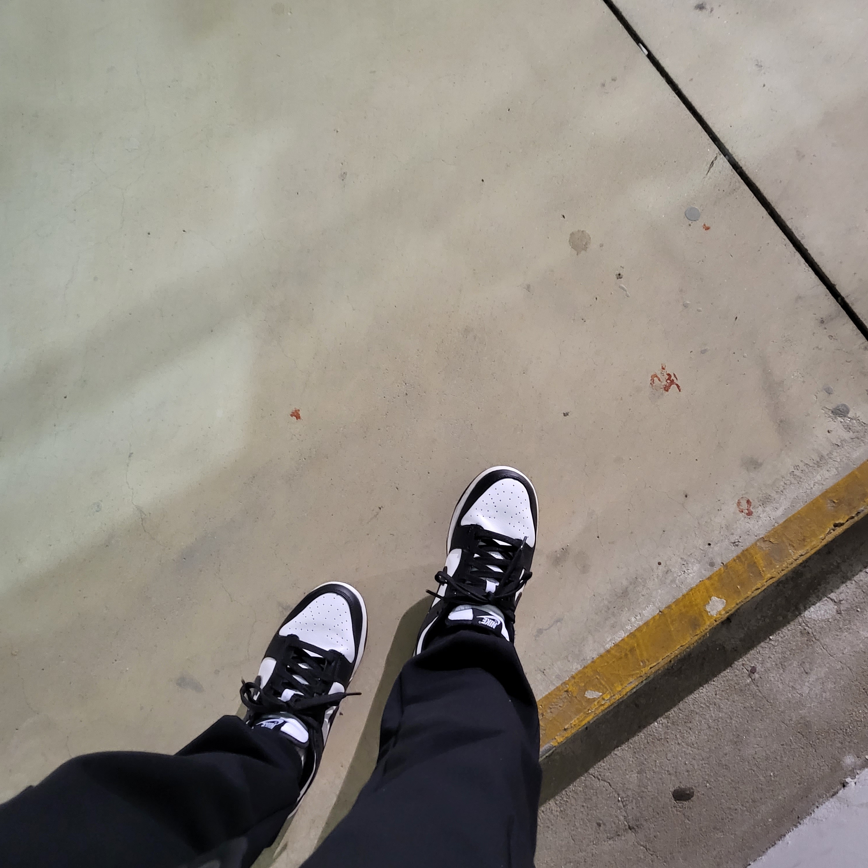 Kia Tigers x IAB Studio 23 Authentic Away Uniform Black (Non Marking Ver.), Nike Dunk Low Retro Black 착용 스타일 - 3