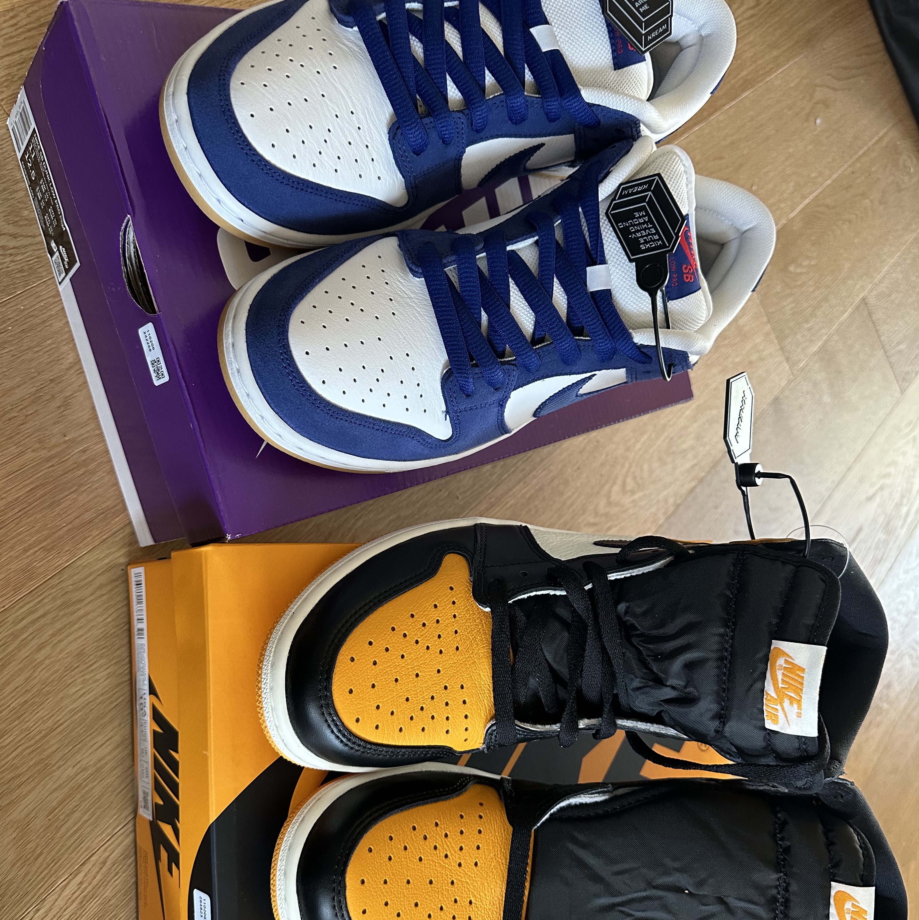Jordan 1 Retro High OG Taxi, Nike SB Dunk Low Pro Premium Deep Royal Blue 착용 스타일