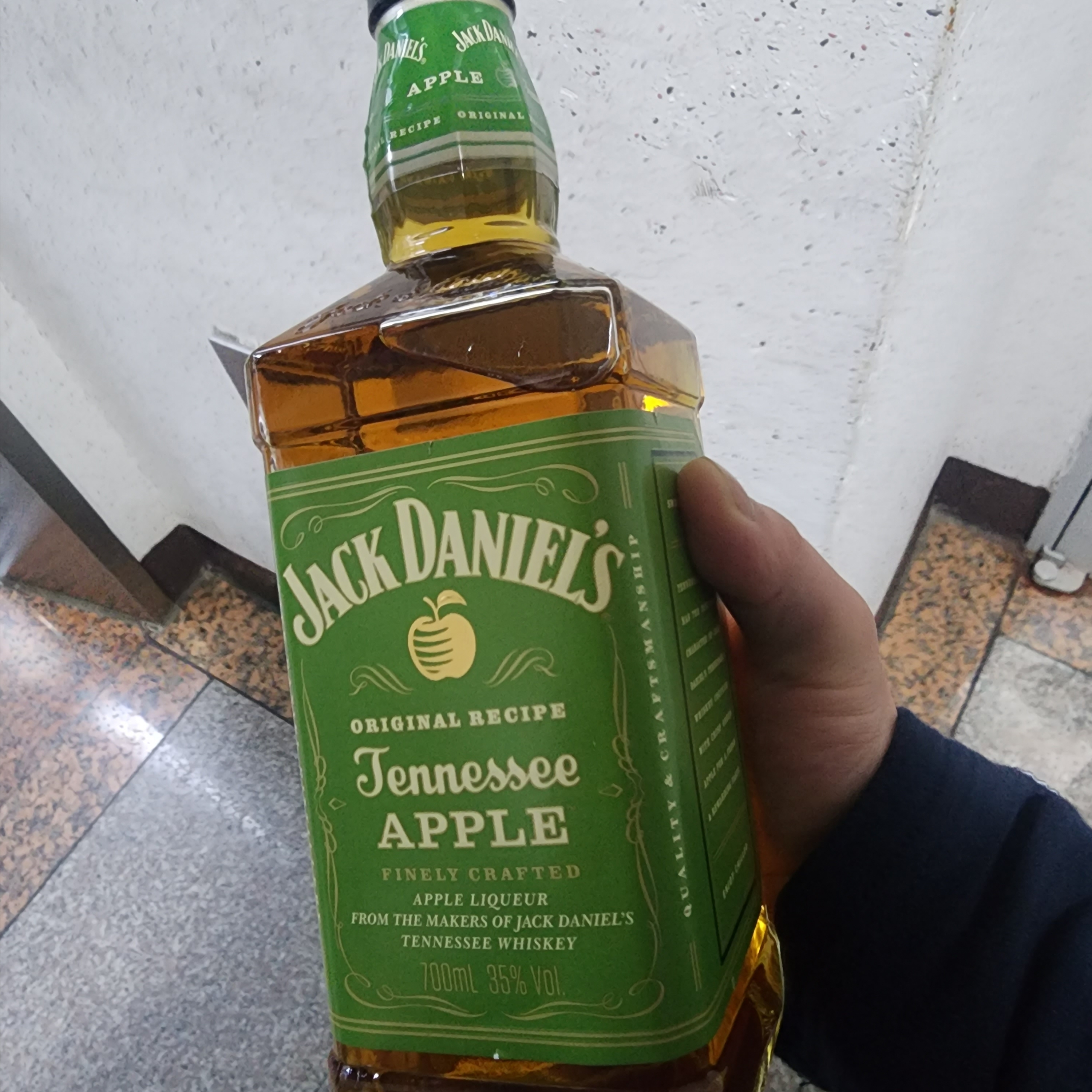 Nike x Cactus Plant Flea Market Track Pants Olive 착용 스타일 - 2