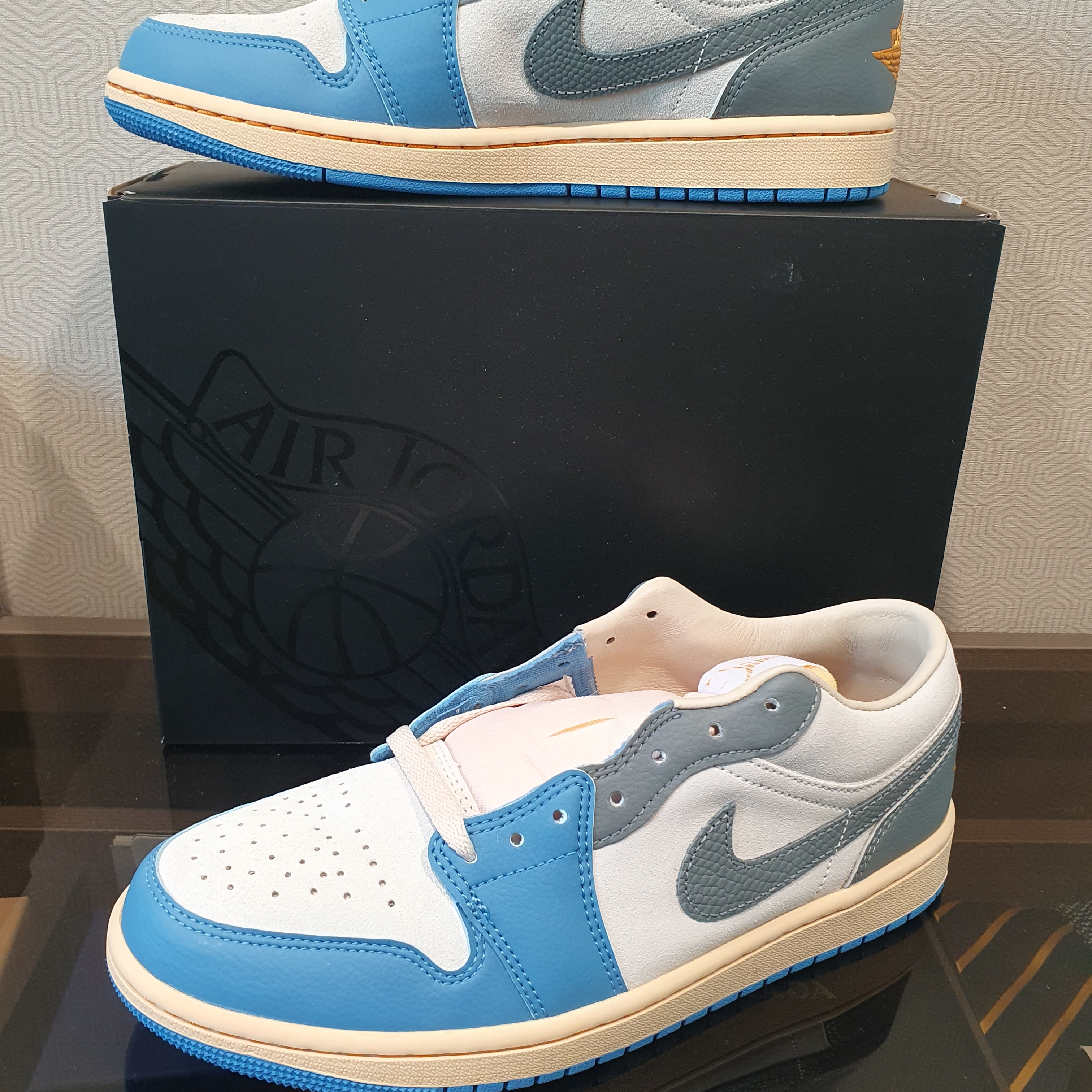 Jordan 1 Low SE Tokyo 96 착용 스타일 - 4