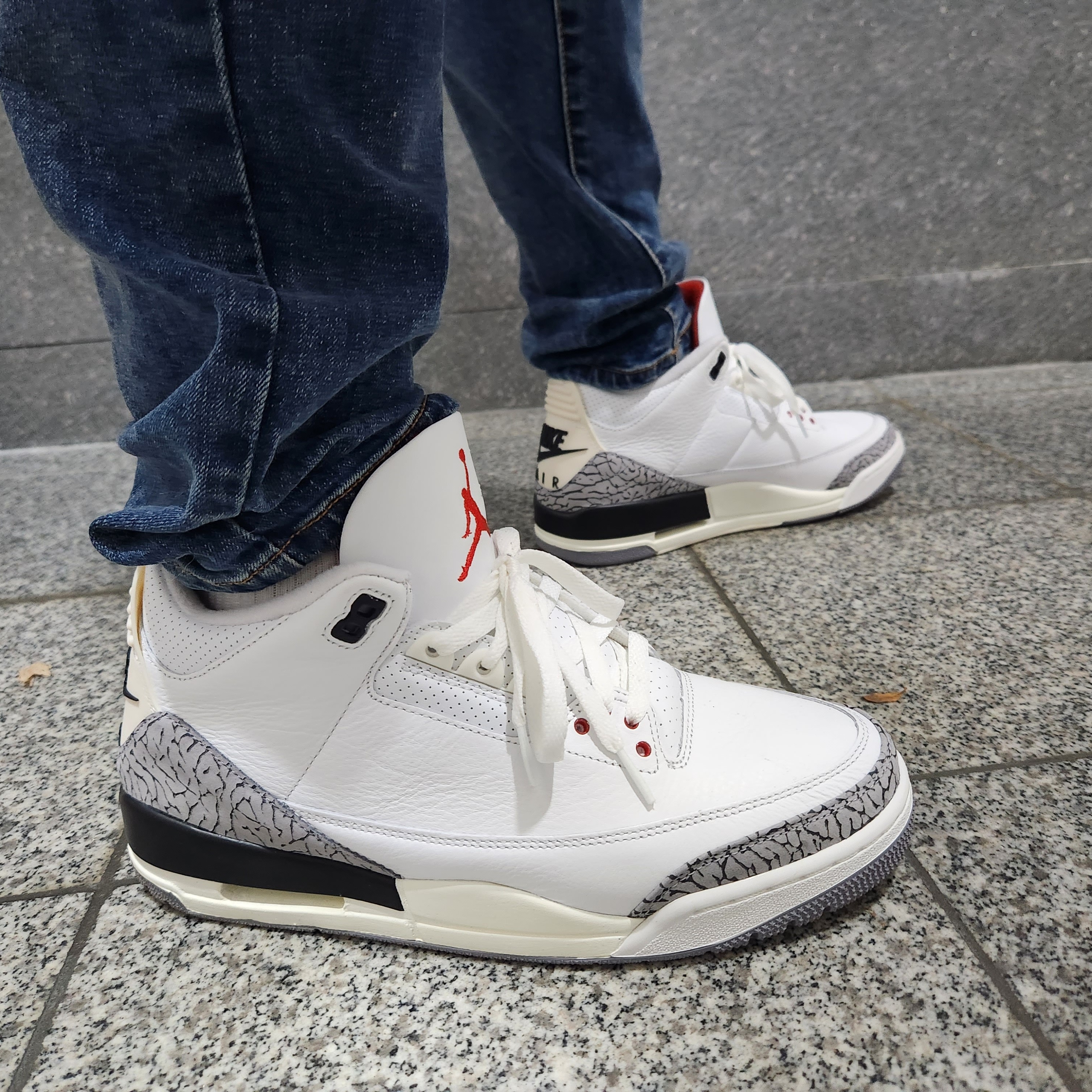 Jordan 3 Retro White Cement Reimagined, Jordan 3 Retro OG Black Cement 2018 착용 스타일 - 5