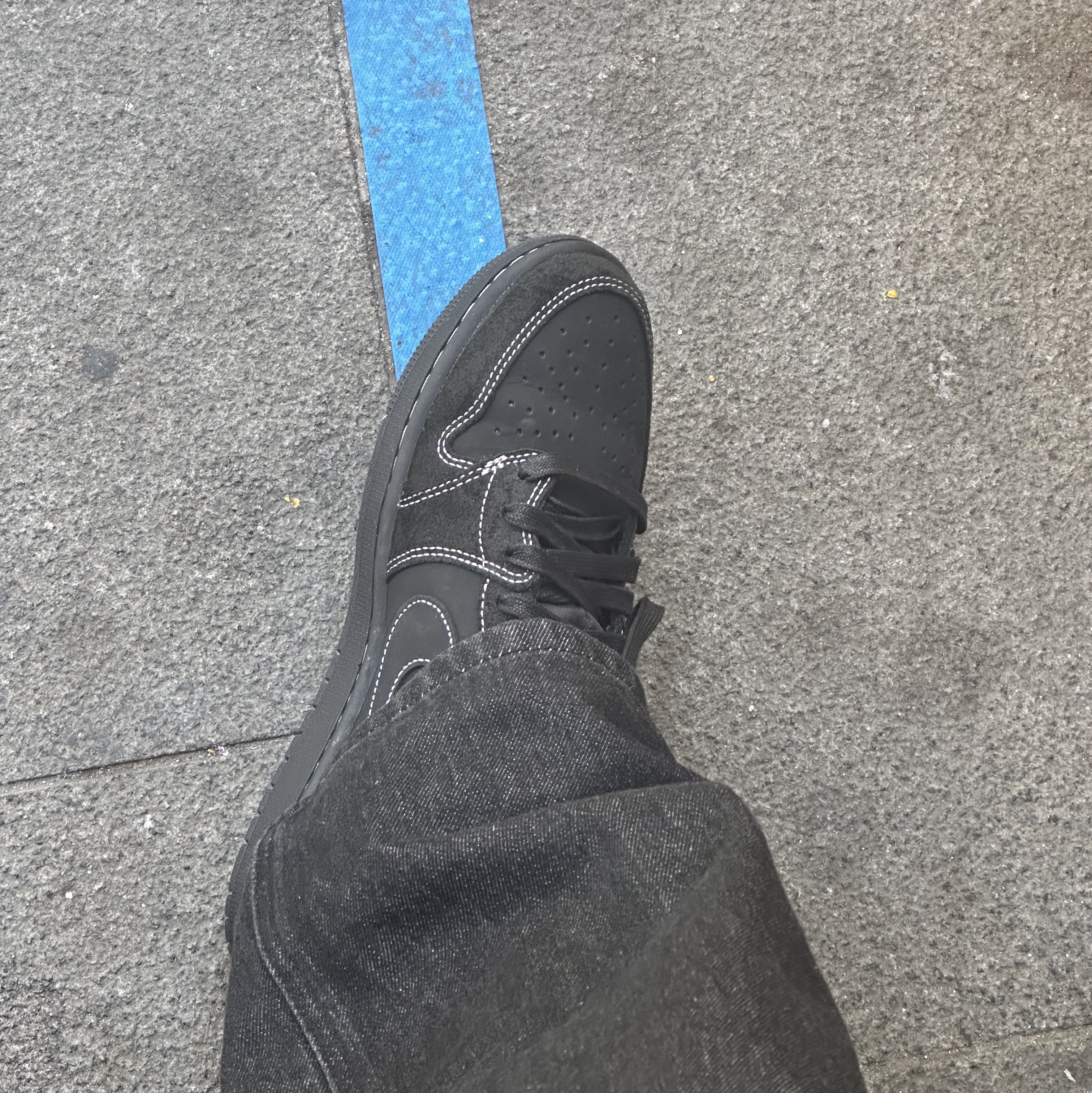 Jordan 1 x Travis Scott Retro Low OG SP Black Phantom 착용 스타일