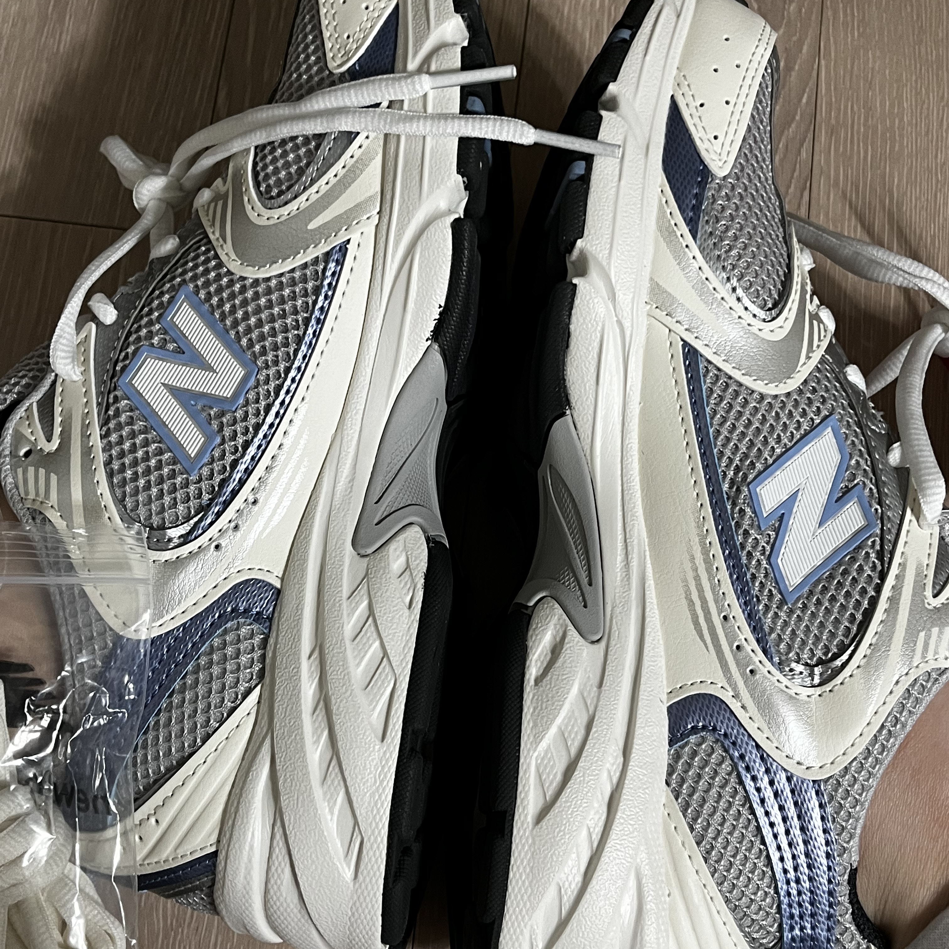 New Balance 530 Steel Blue 착용 스타일